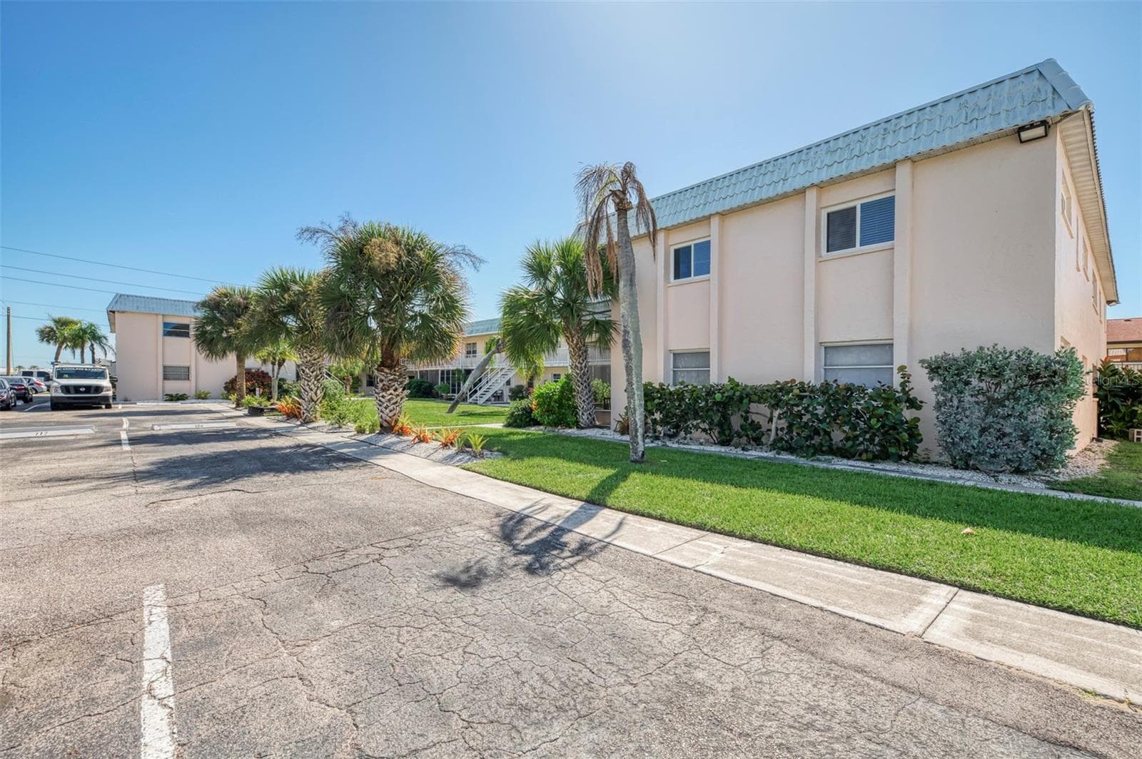 Condominium at 460 BASE AVE E #124, VENICE, photo 2 of 36