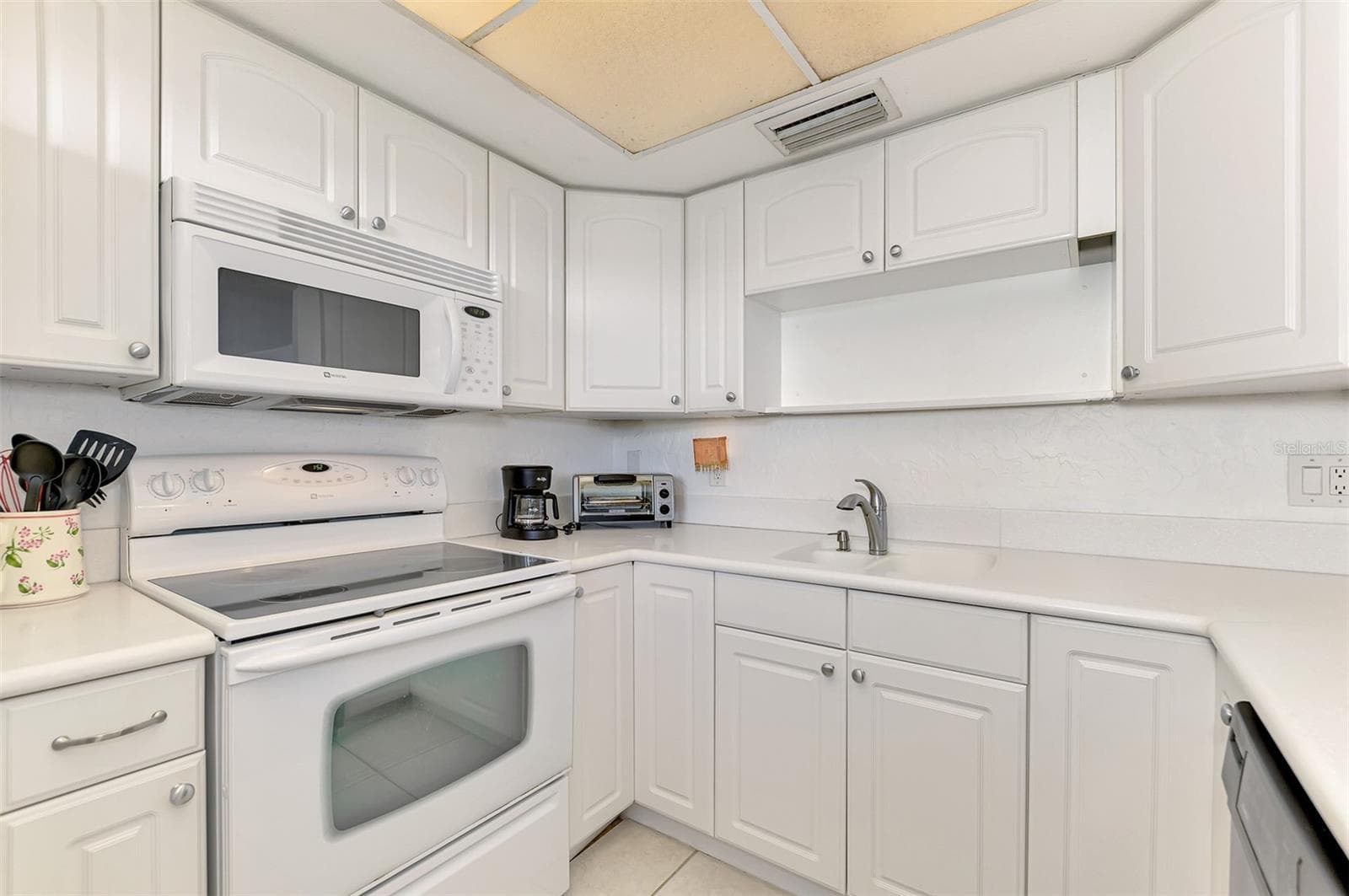 Condominium at 460 BASE AVE E #124, VENICE, photo 20 of 36