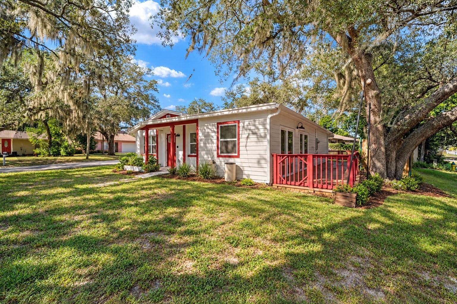 Single Family Residence at 10002 TAKOMAH TRL, TAMPA, photo 2 of 29