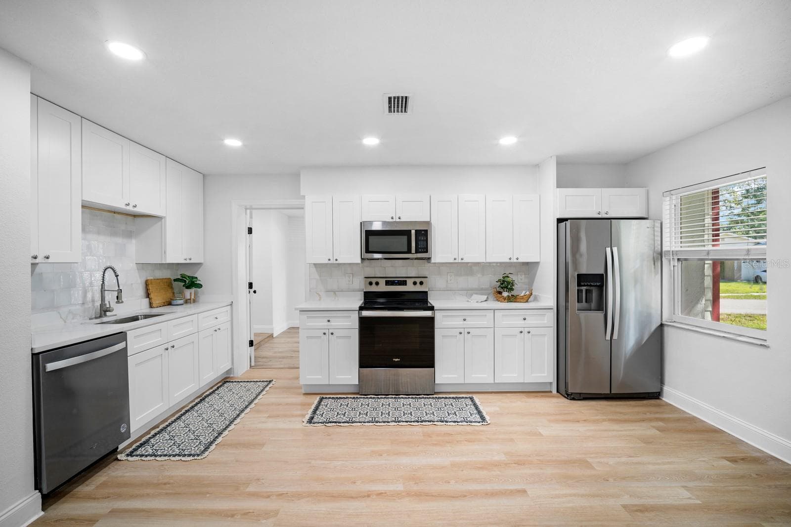 Single Family Residence at 10002 TAKOMAH TRL, TAMPA, photo 7 of 29