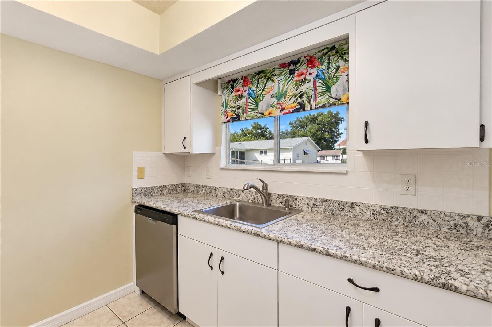 Newer dishwasher and lower soft close cabinetry & counter tops. - 8169 SW 108TH LANE RD, OCALA