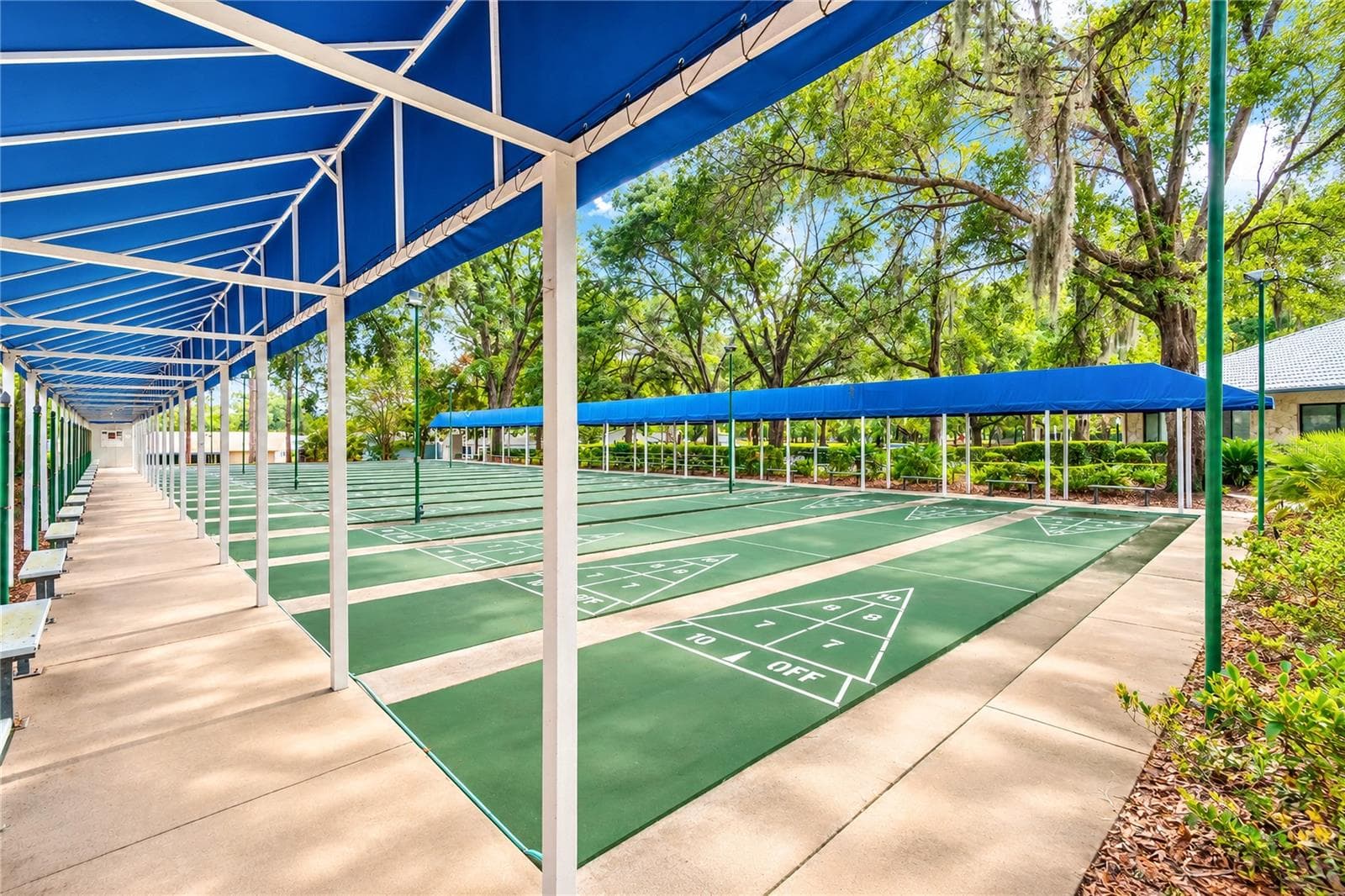 Something for everyone in this community. - 8169 SW 108TH LANE RD, OCALA