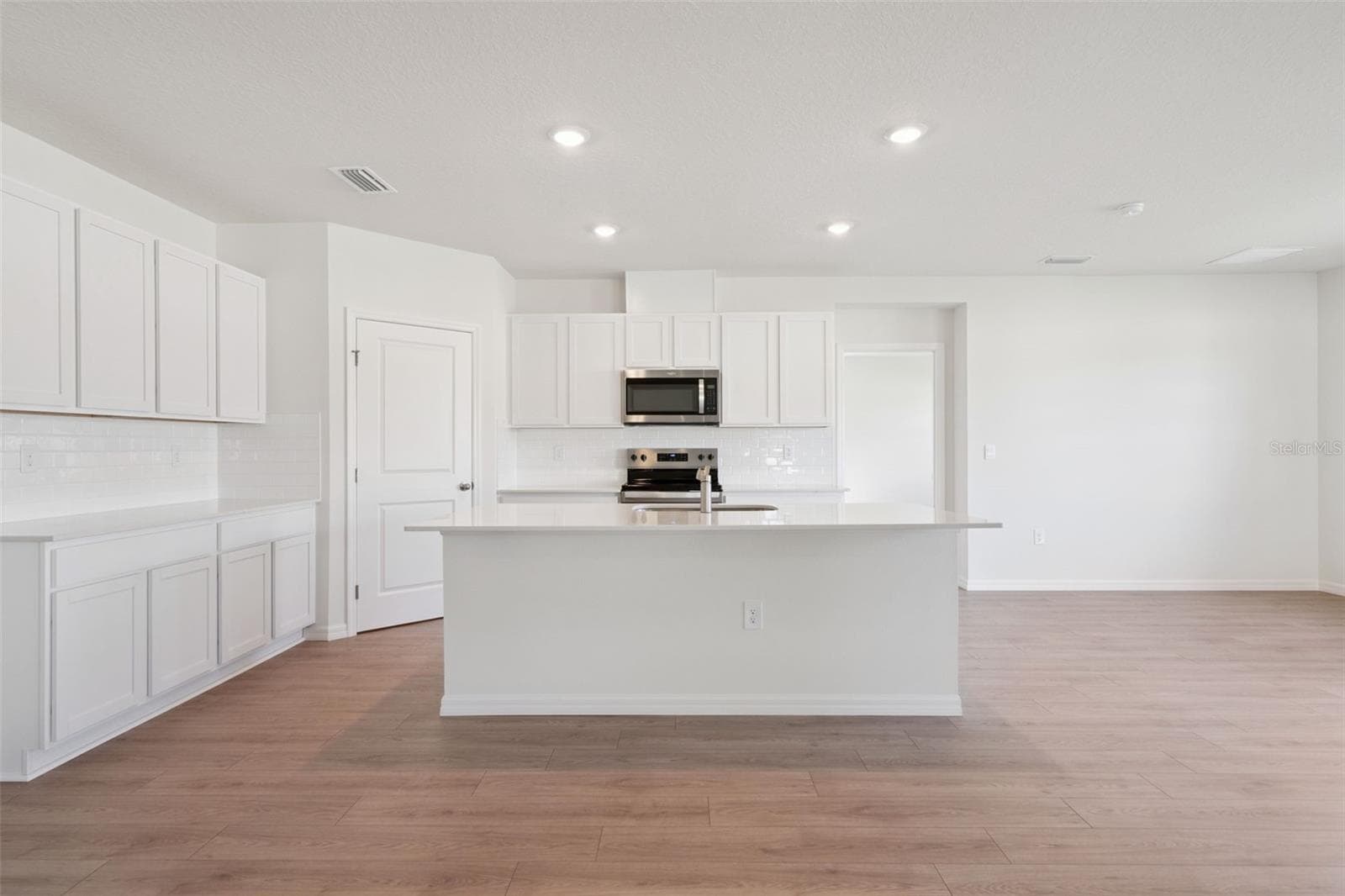 Single Family Residence at 2524 DORSET CT, ORMOND BEACH, photo 13 of 23