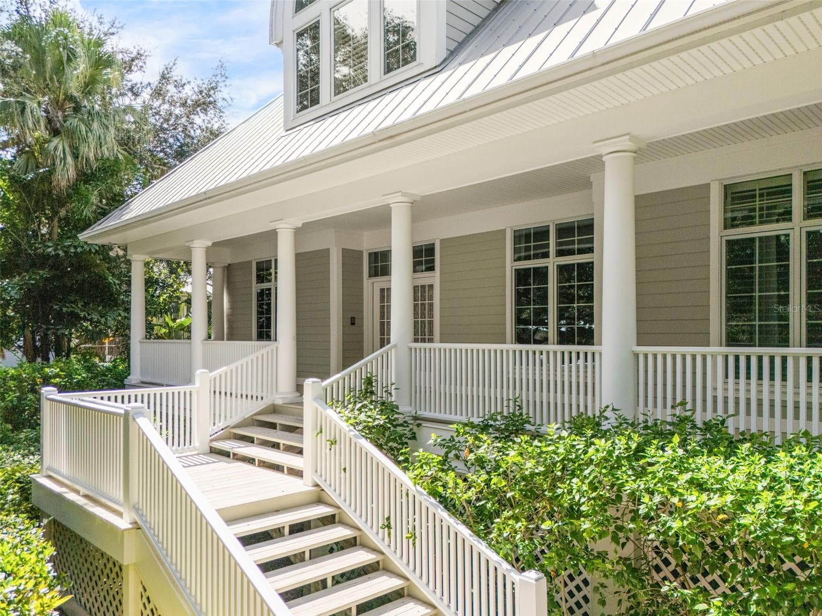 Single Family Residence at 8846 FISHERMENS BAY DR, SARASOTA, photo 3 of 73
