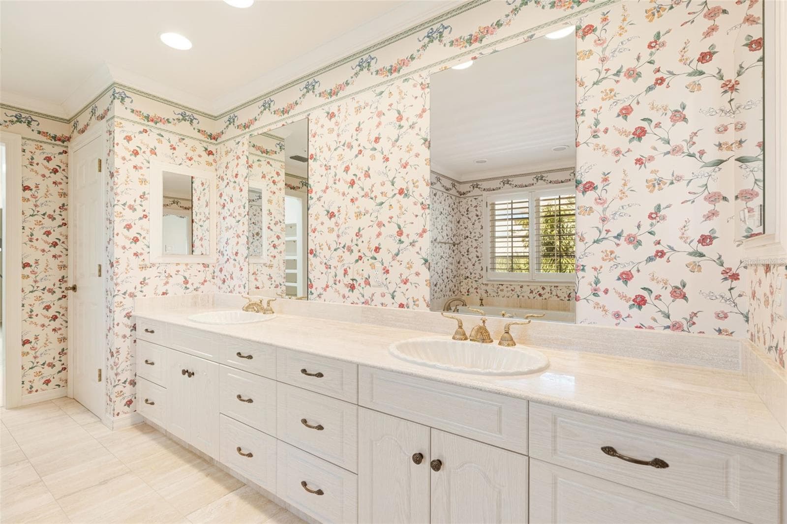 Single Family Residence at 8846 FISHERMENS BAY DR, SARASOTA, photo 37 of 73