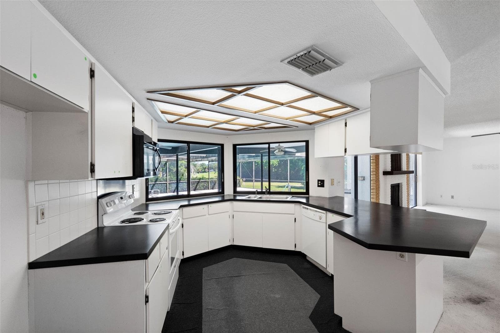 Single Family Residence at 2769 NORTHRIDGE DR E, CLEARWATER, photo 23 of 53