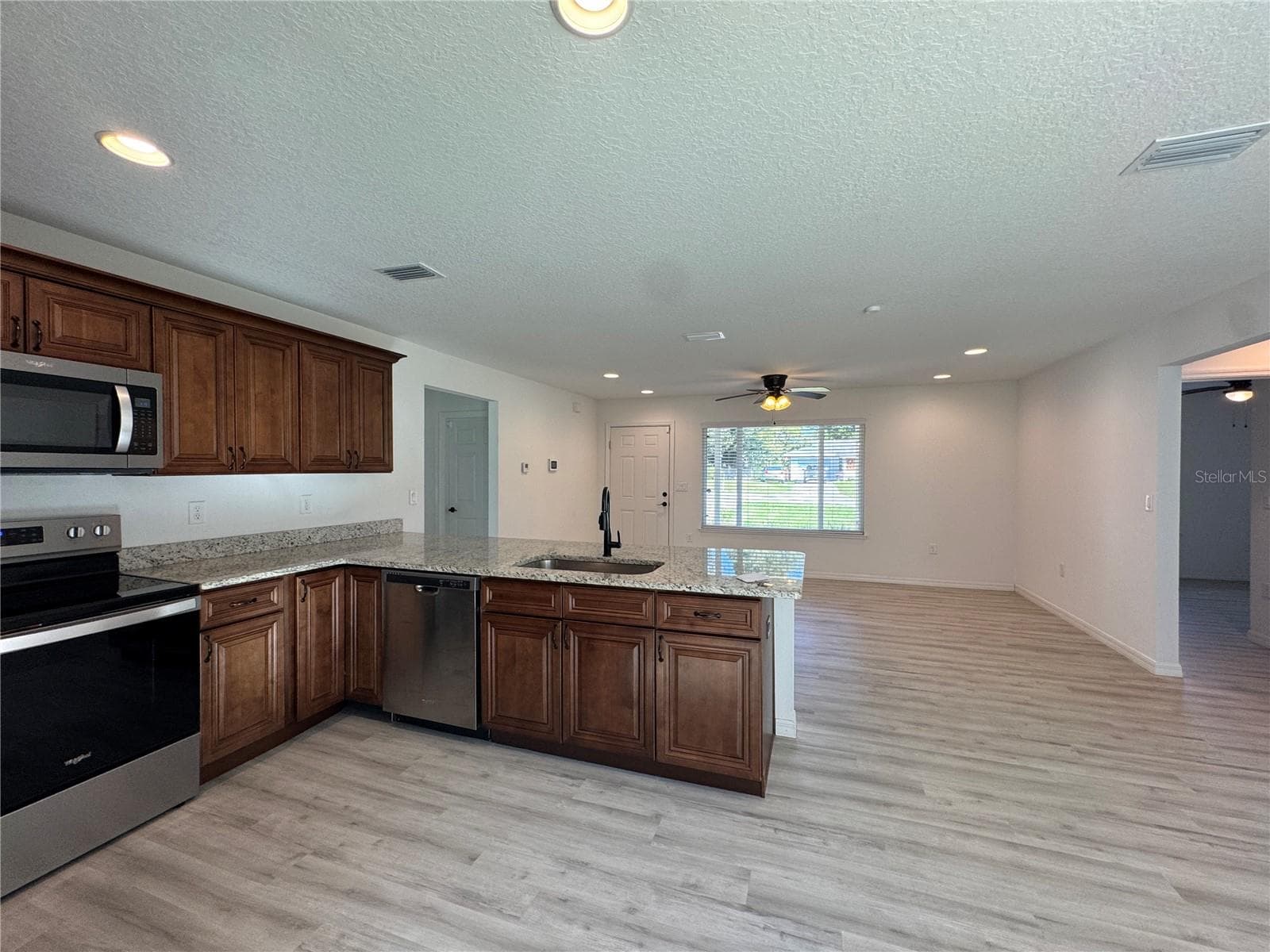 Single Family Residence at 21046 SW PEACH BLOSSOM ST, DUNNELLON, photo 3 of 16