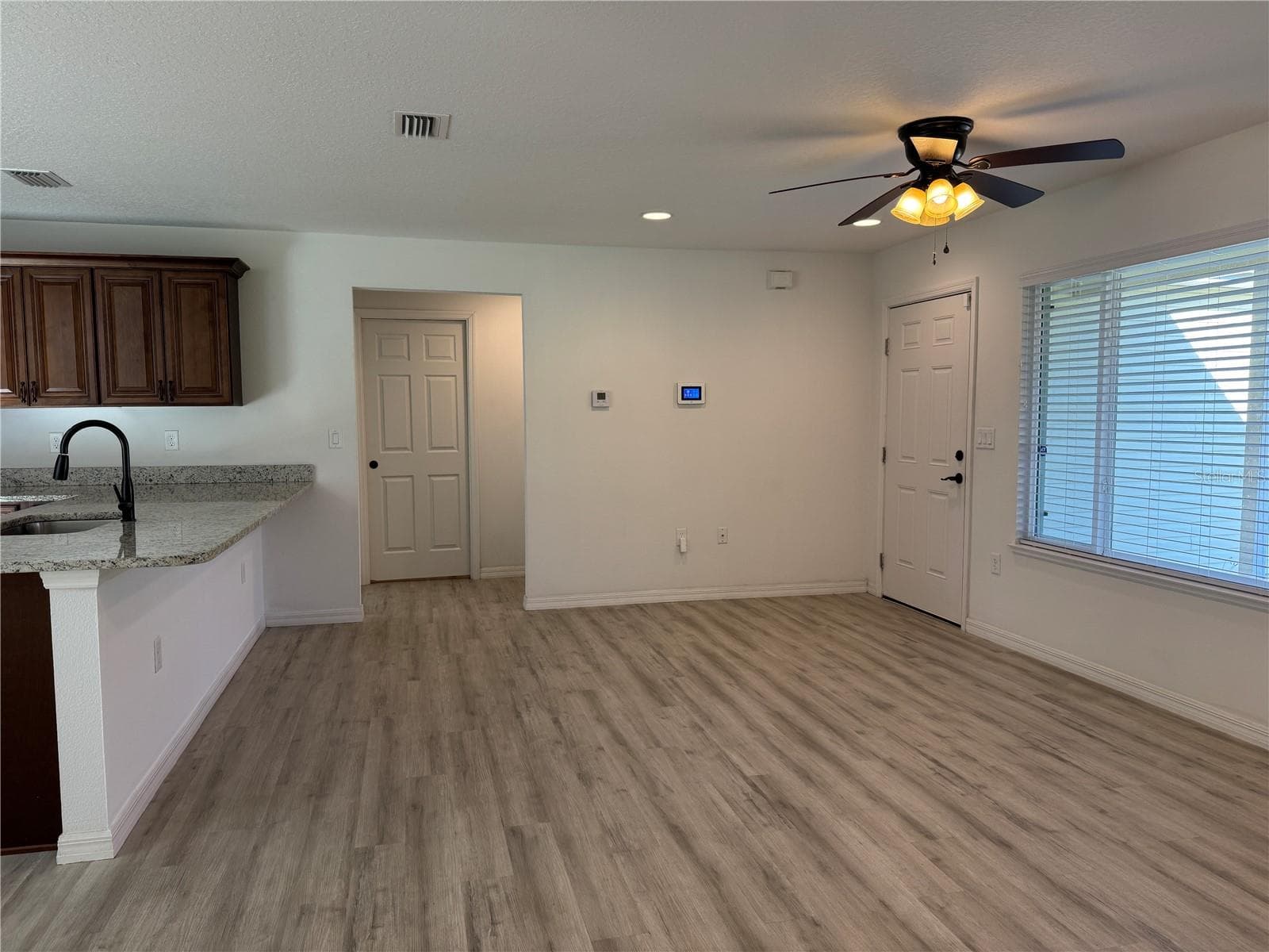 Single Family Residence at 21046 SW PEACH BLOSSOM ST, DUNNELLON, photo 4 of 16