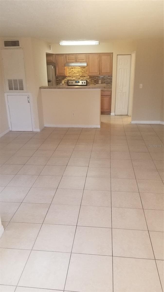 Condominium at 2204 KEY WEST CT #511, KISSIMMEE, photo 5 of 35