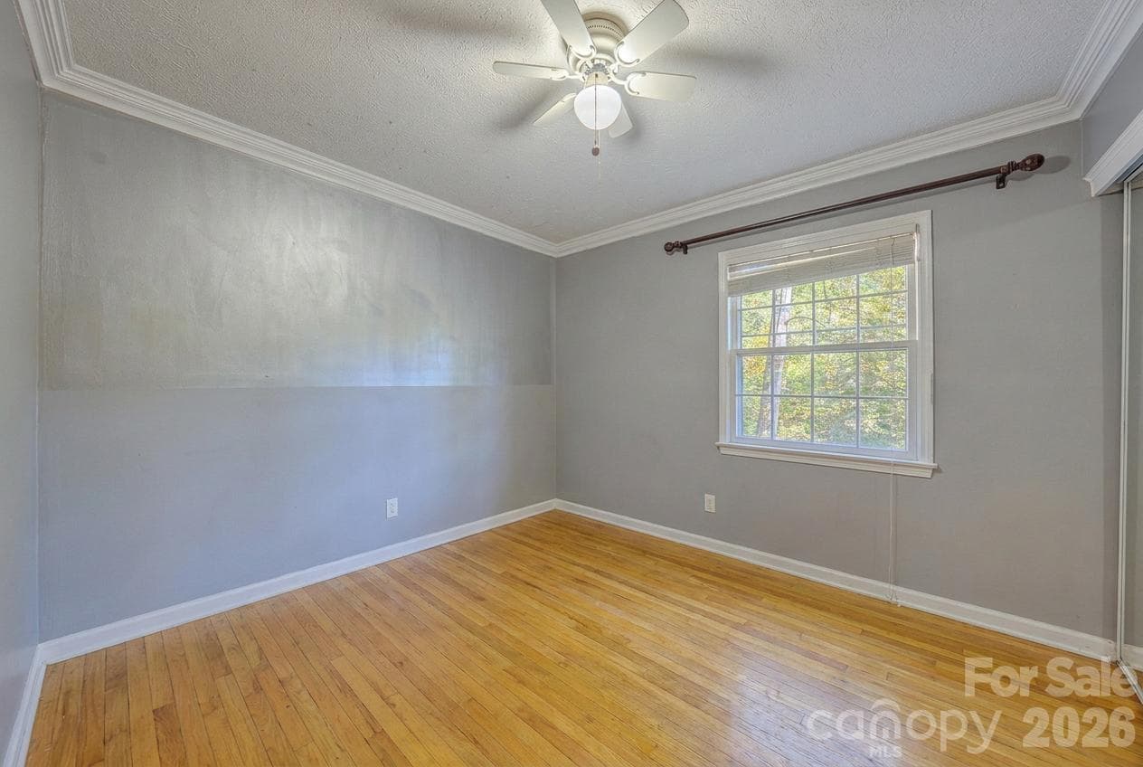 Single Family Residence at 8 Riverbend Drive, Asheville, photo 26 of 44