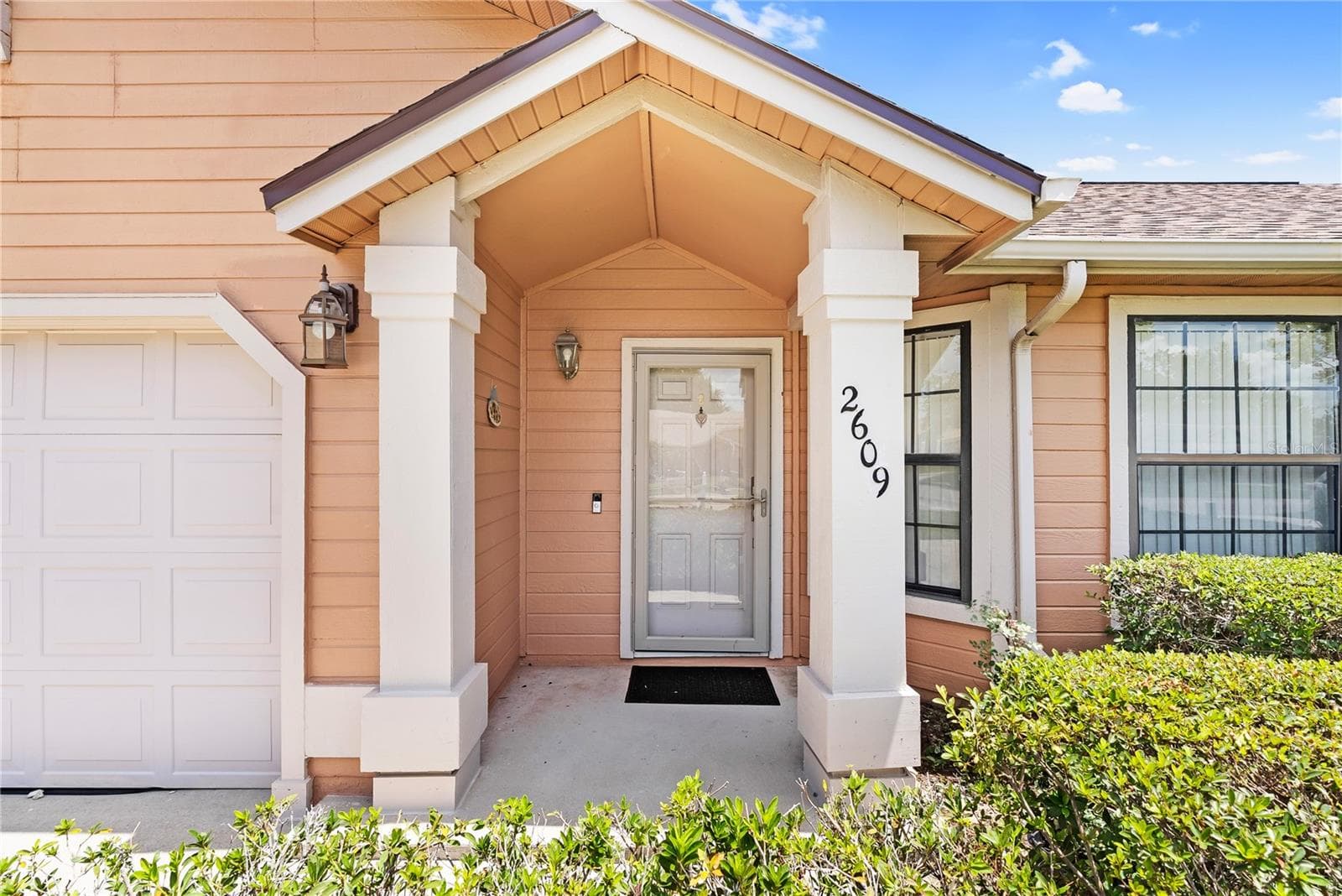 Single Family Residence at 2609 BIRCHWOOD AVE, KISSIMMEE, photo 2 of 26
