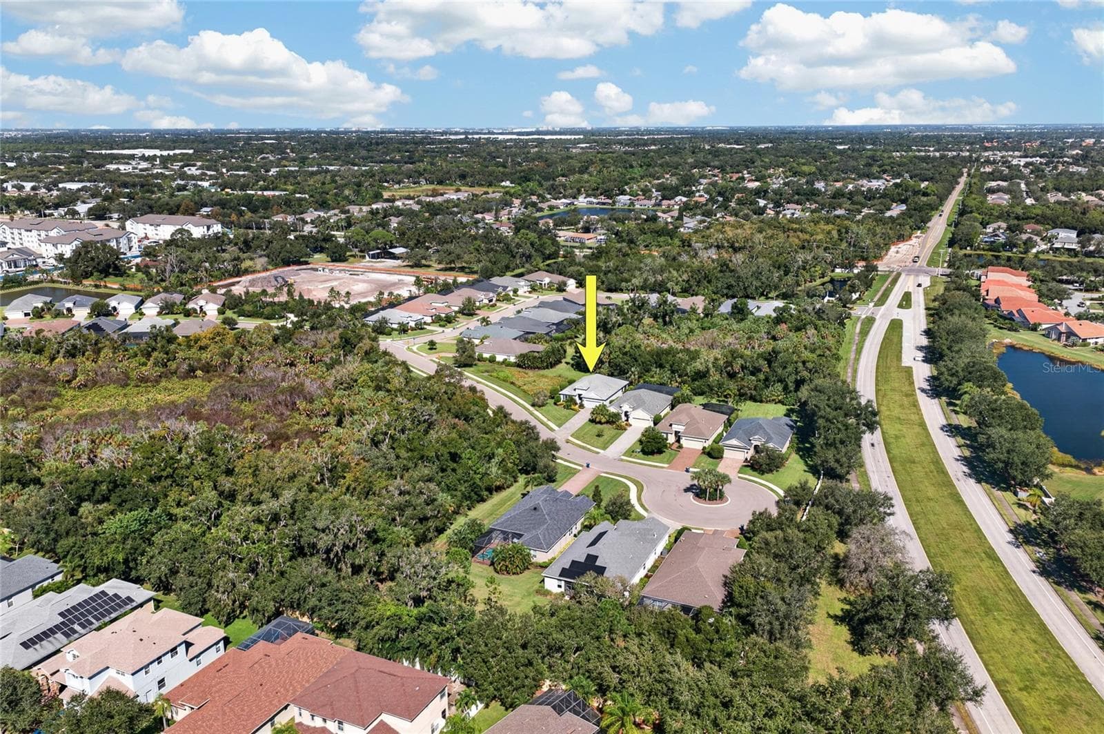 Single Family Residence at 3803 WOODCLIFF LAKE TER, SARASOTA, photo 2 of 45