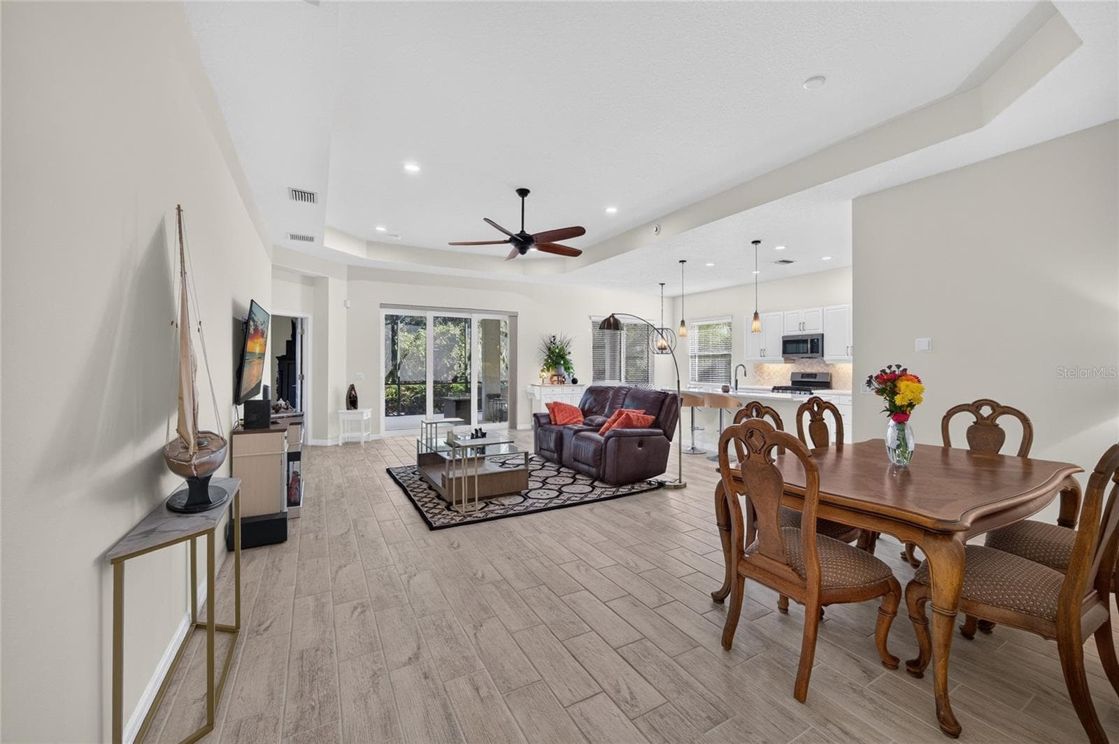 Single Family Residence at 3803 WOODCLIFF LAKE TER, SARASOTA, photo 5 of 45