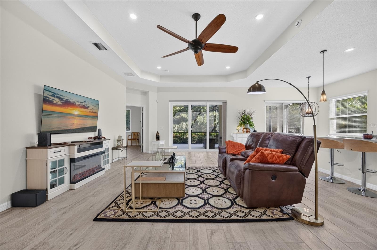 Single Family Residence at 3803 WOODCLIFF LAKE TER, SARASOTA, photo 6 of 45