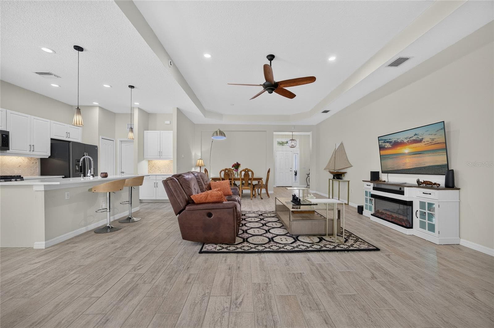 Single Family Residence at 3803 WOODCLIFF LAKE TER, SARASOTA, photo 7 of 45