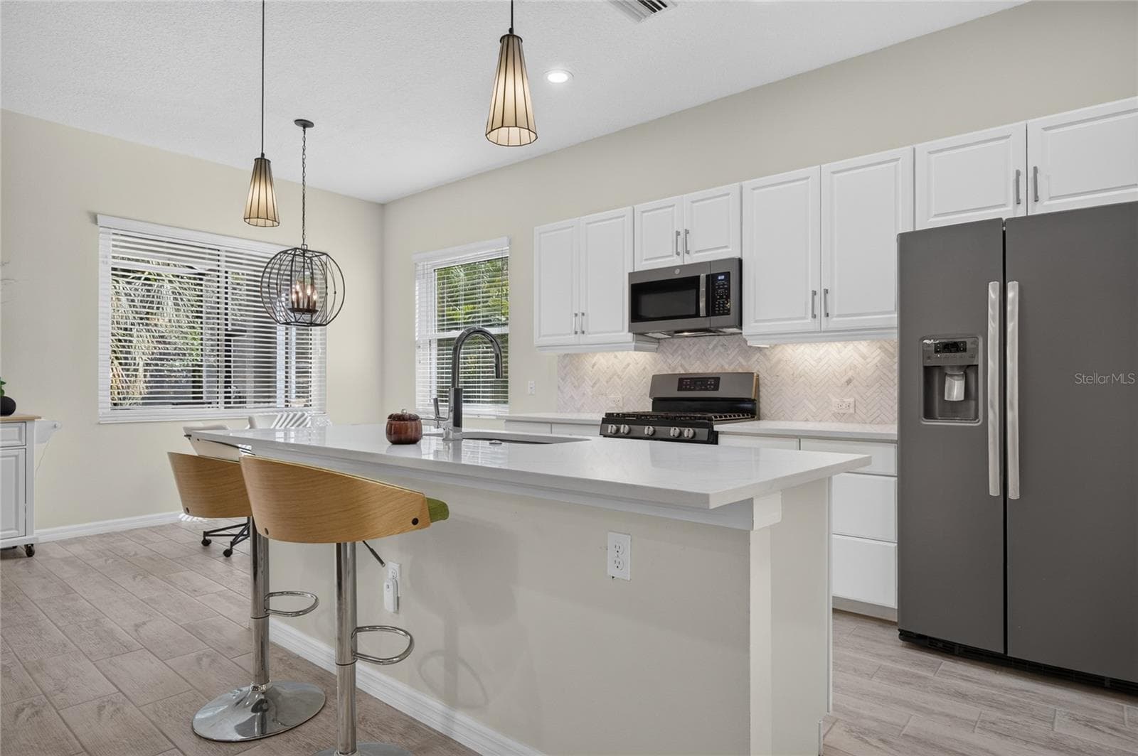 Single Family Residence at 3803 WOODCLIFF LAKE TER, SARASOTA, photo 12 of 45