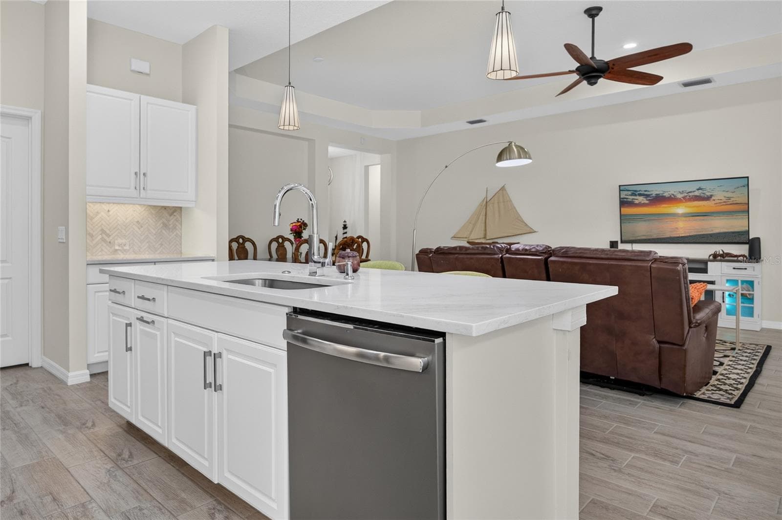 Single Family Residence at 3803 WOODCLIFF LAKE TER, SARASOTA, photo 16 of 45