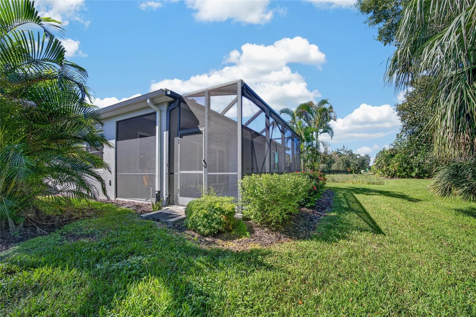 Single Family Residence at 3803 WOODCLIFF LAKE TER, SARASOTA, photo 41 of 45