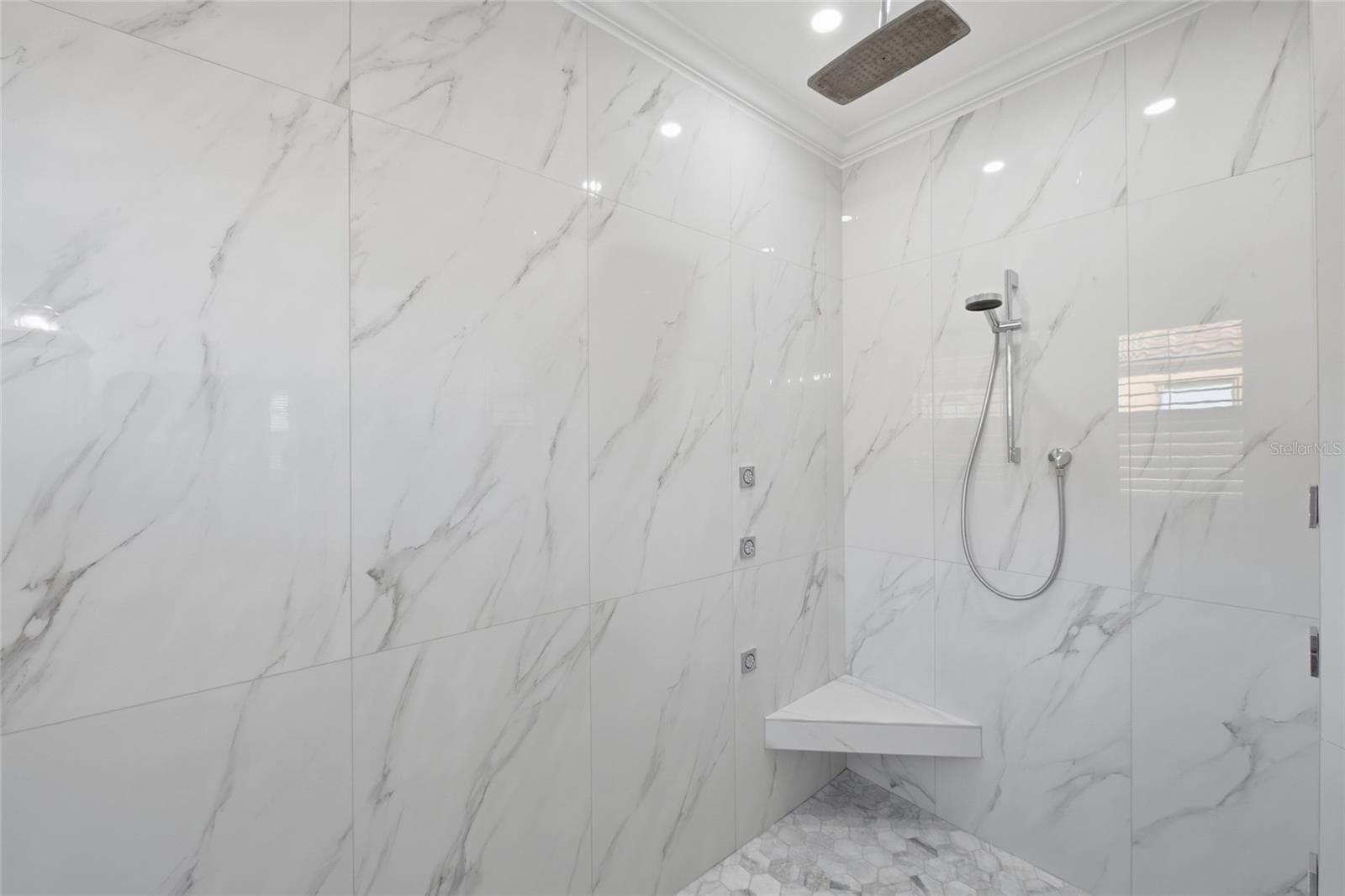Custom Rainfall Shower - 6726 ROOKERY LAKE DR, BRADENTON