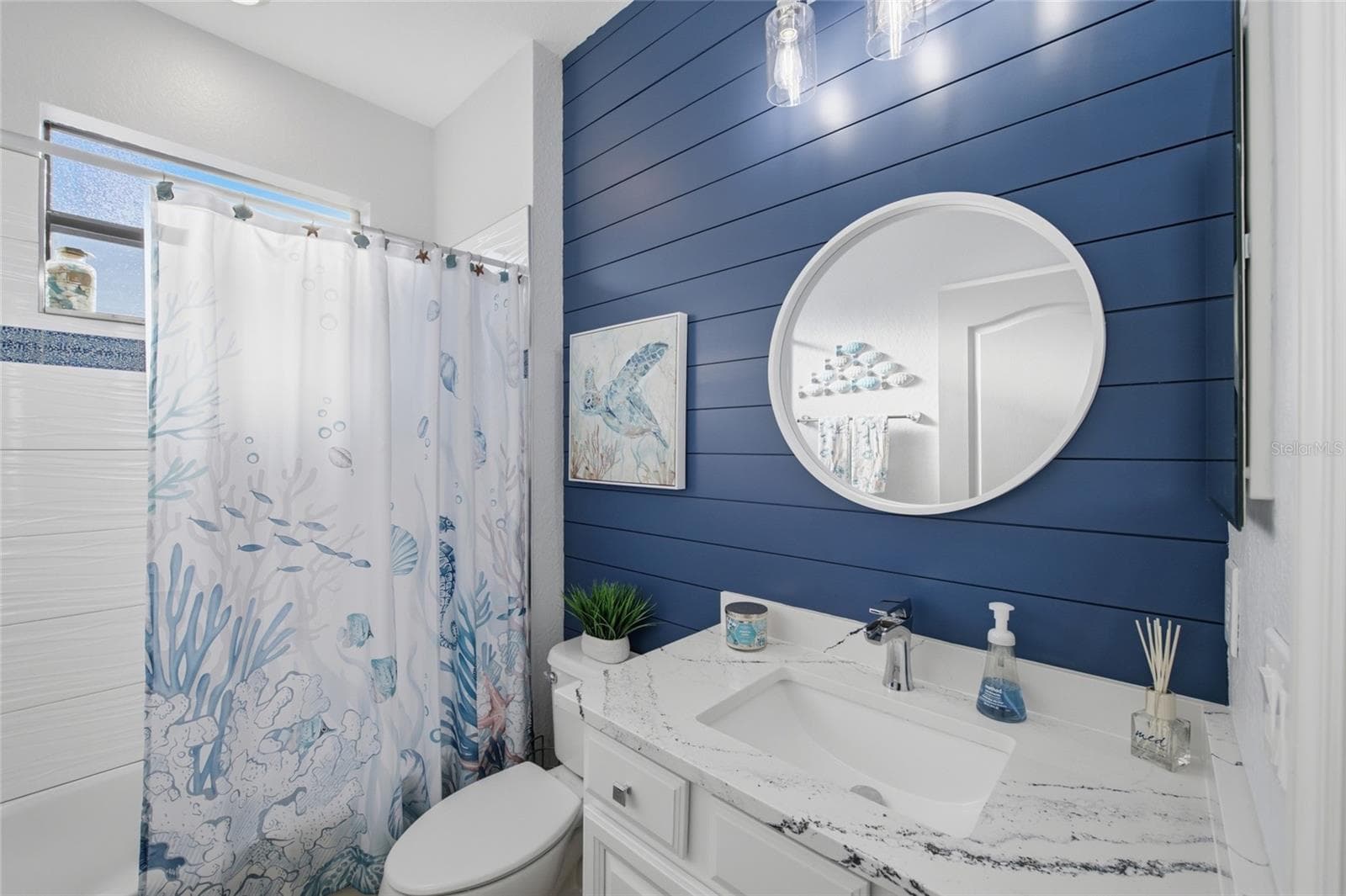 Full Bathroom - 6726 ROOKERY LAKE DR, BRADENTON