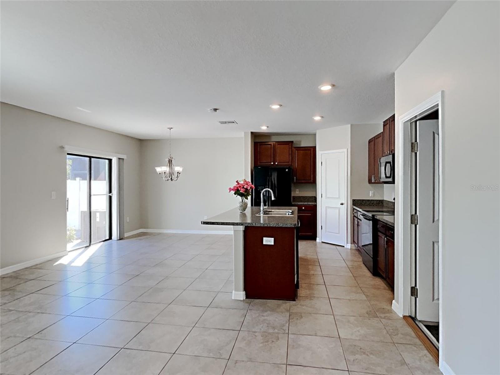 Single Family Residence at 14612 CRESCENT ROCK DR, WIMAUMA, photo 3 of 20