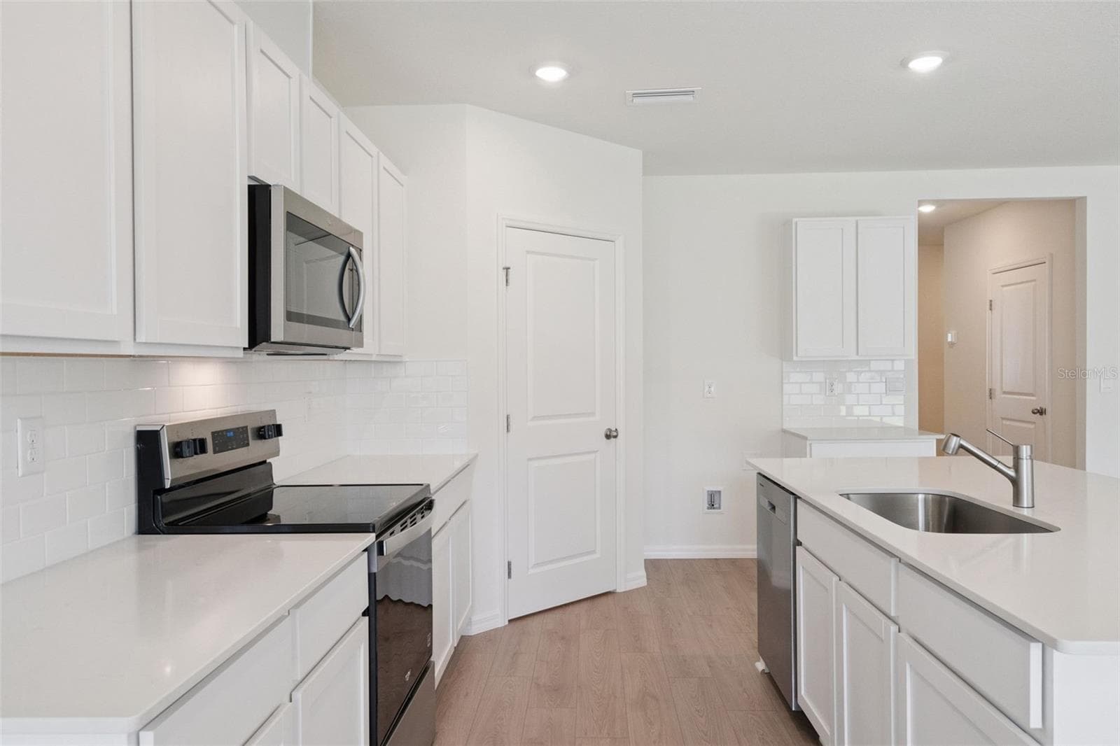 Single Family Residence at 2526 DORSET CT, ORMOND BEACH, photo 24 of 32
