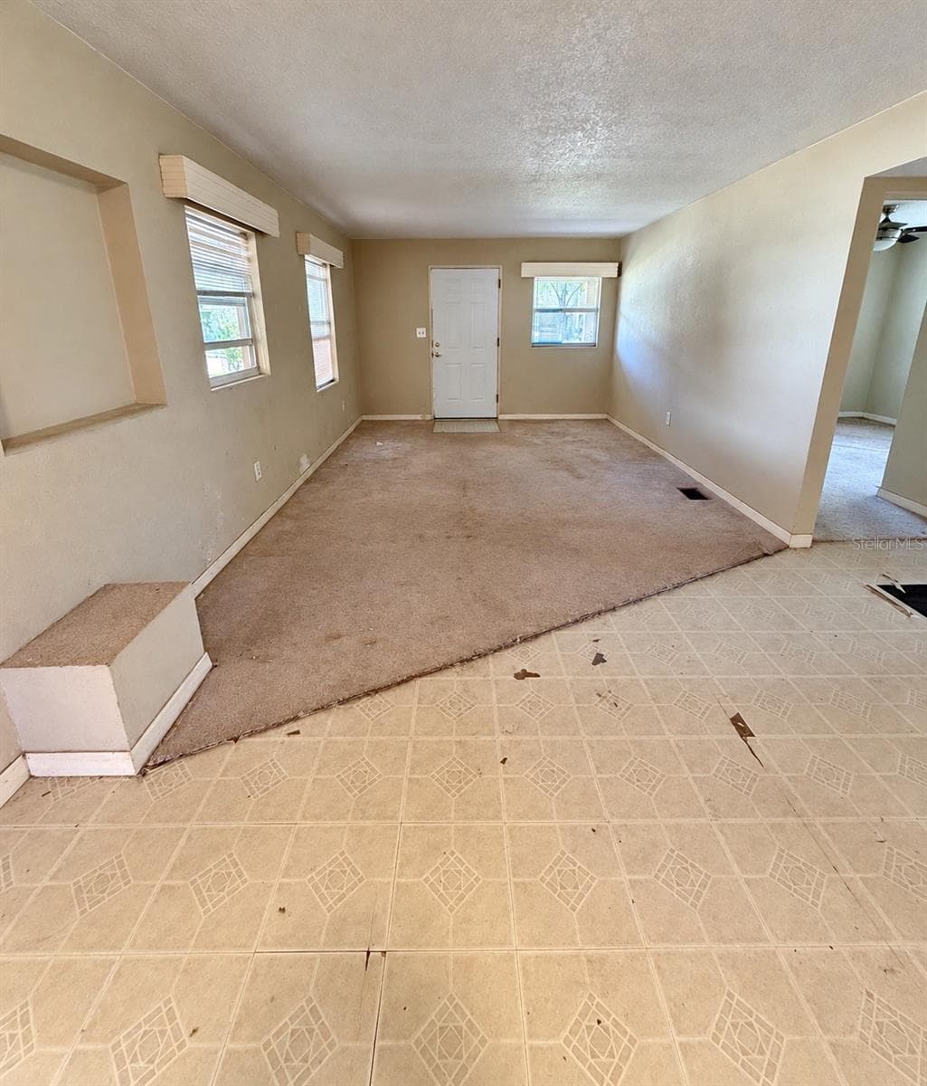 Single Family Residence at 2320 DAWLEY AVE, ORLANDO, photo 5 of 9