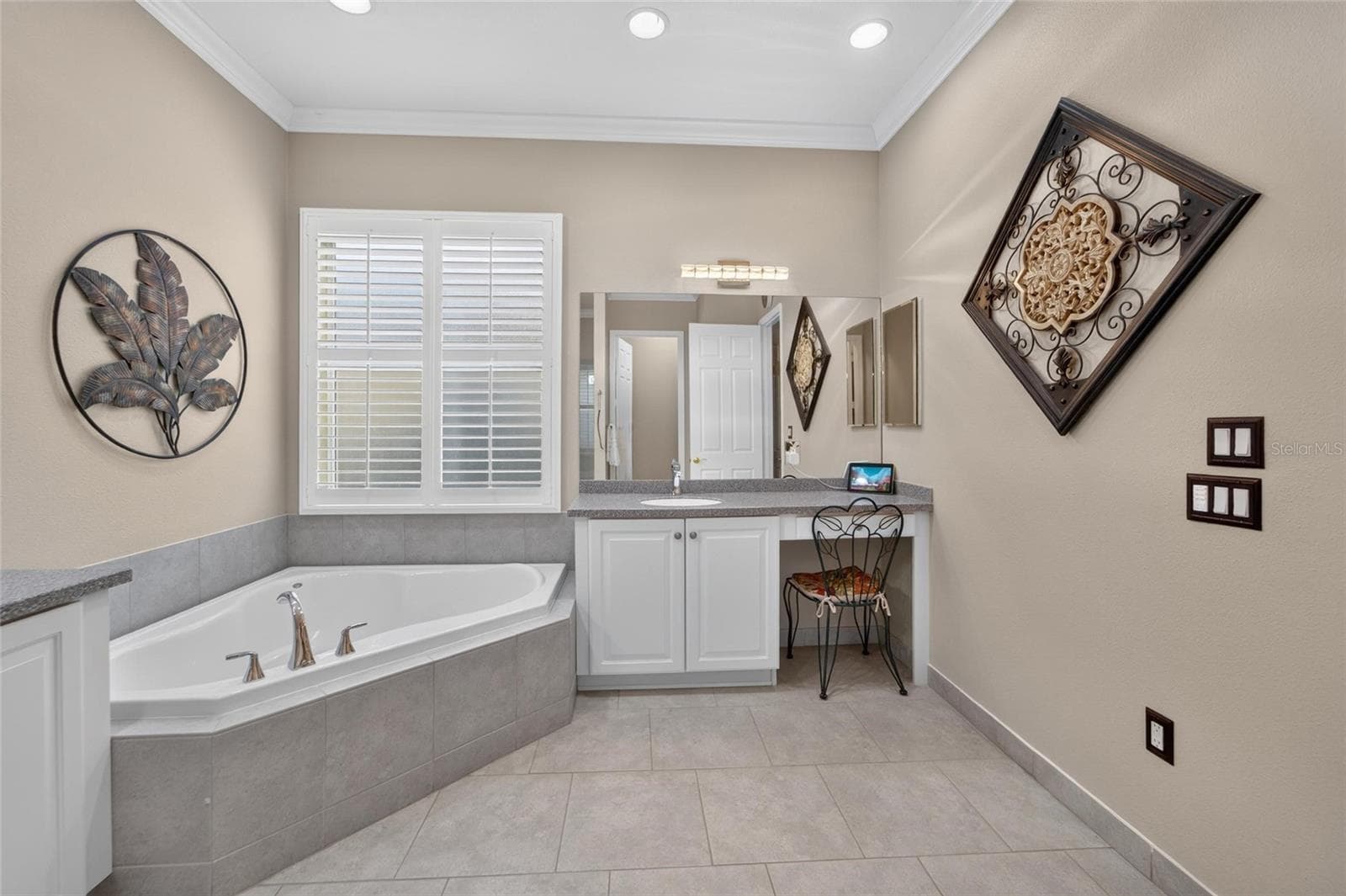 Primary Bathroom w/Dual Split Sinks - 16301 GARNET GLEN PL, WIMAUMA
