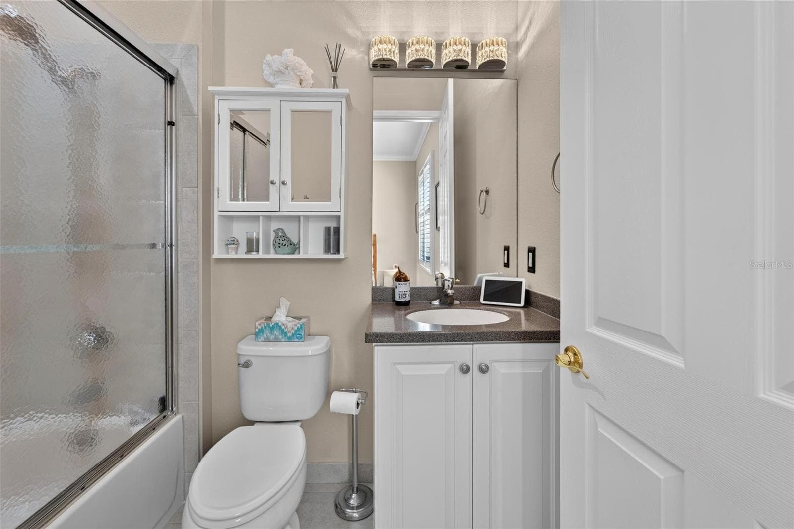 En-suite Bath 3 - 16301 GARNET GLEN PL, WIMAUMA
