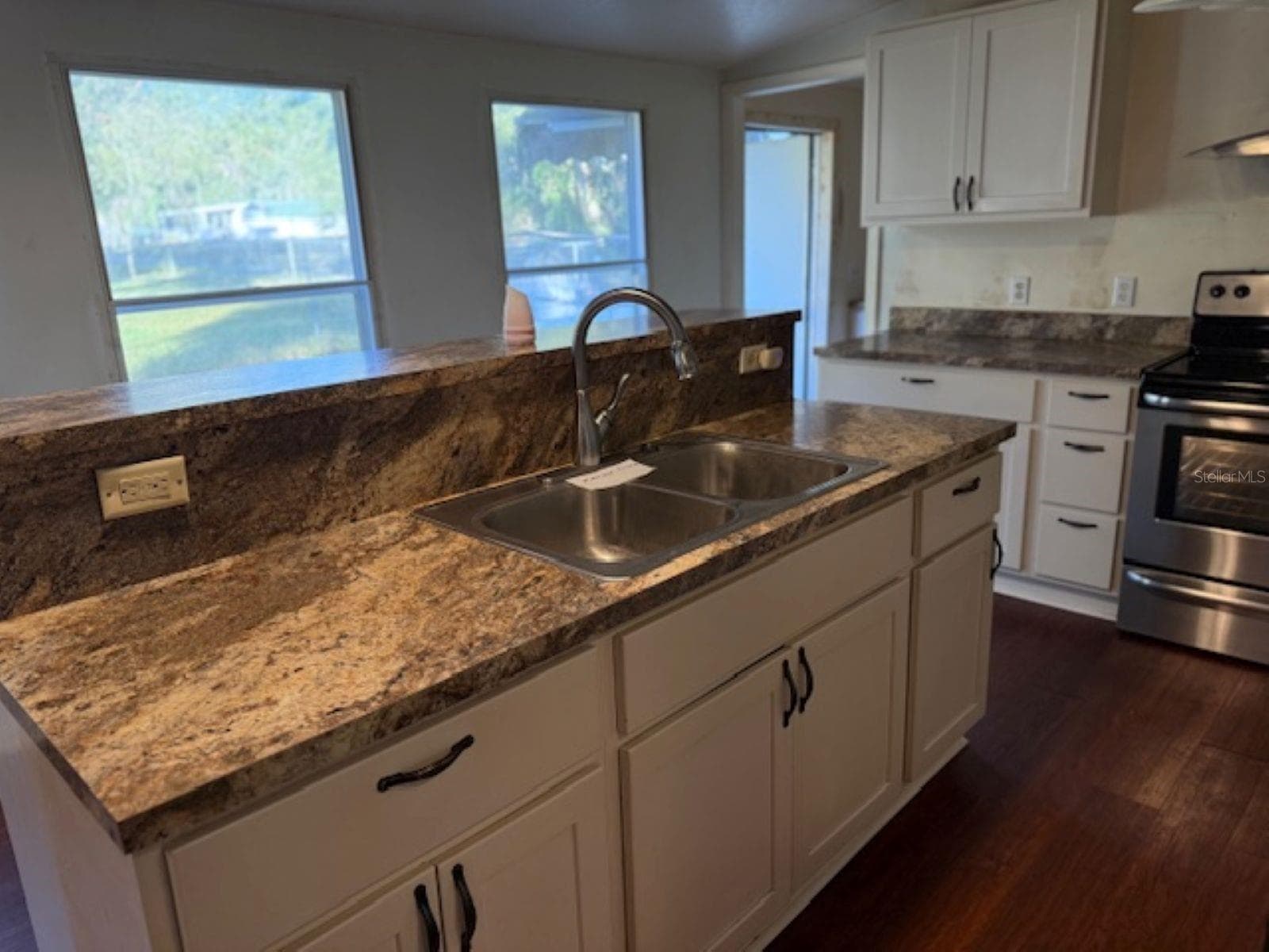 Kitchen - 16510 NE 30TH CT, CITRA