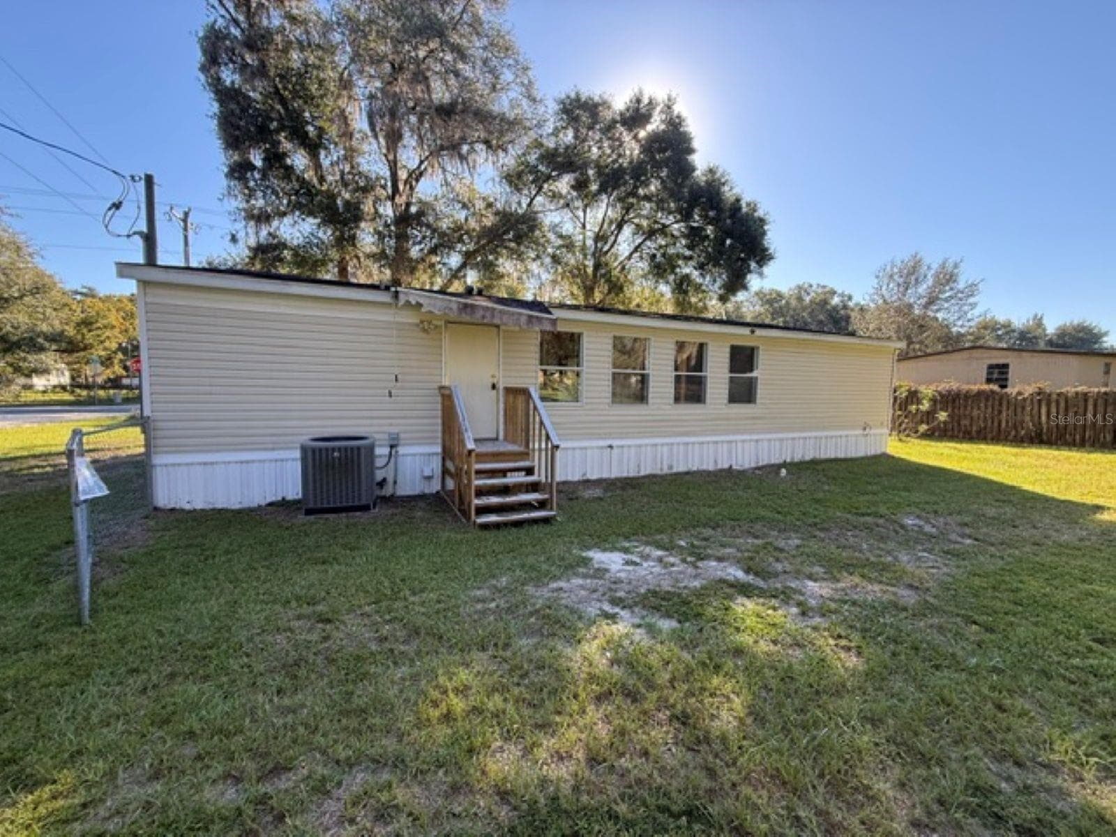 Back of Home - 16510 NE 30TH CT, CITRA