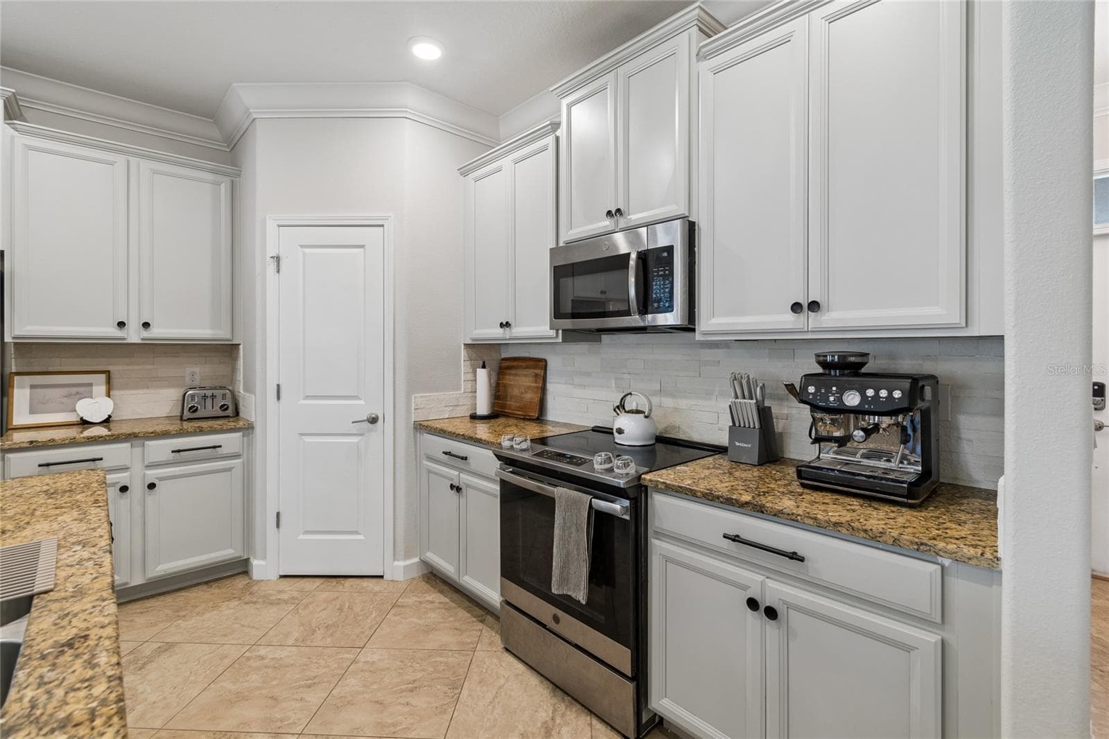 Single Family Residence at 13170 GREEN VIOLET DR, RIVERVIEW, photo 12 of 100