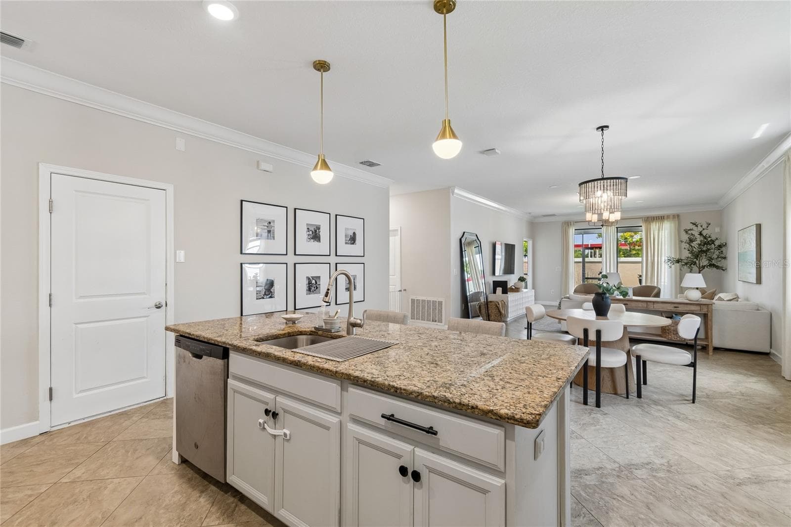 Single Family Residence at 13170 GREEN VIOLET DR, RIVERVIEW, photo 13 of 100