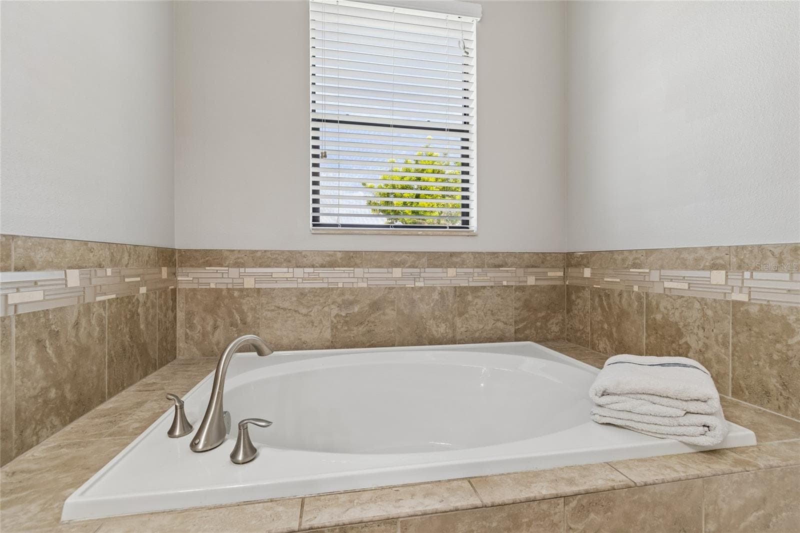 Single Family Residence at 13170 GREEN VIOLET DR, RIVERVIEW, photo 30 of 100