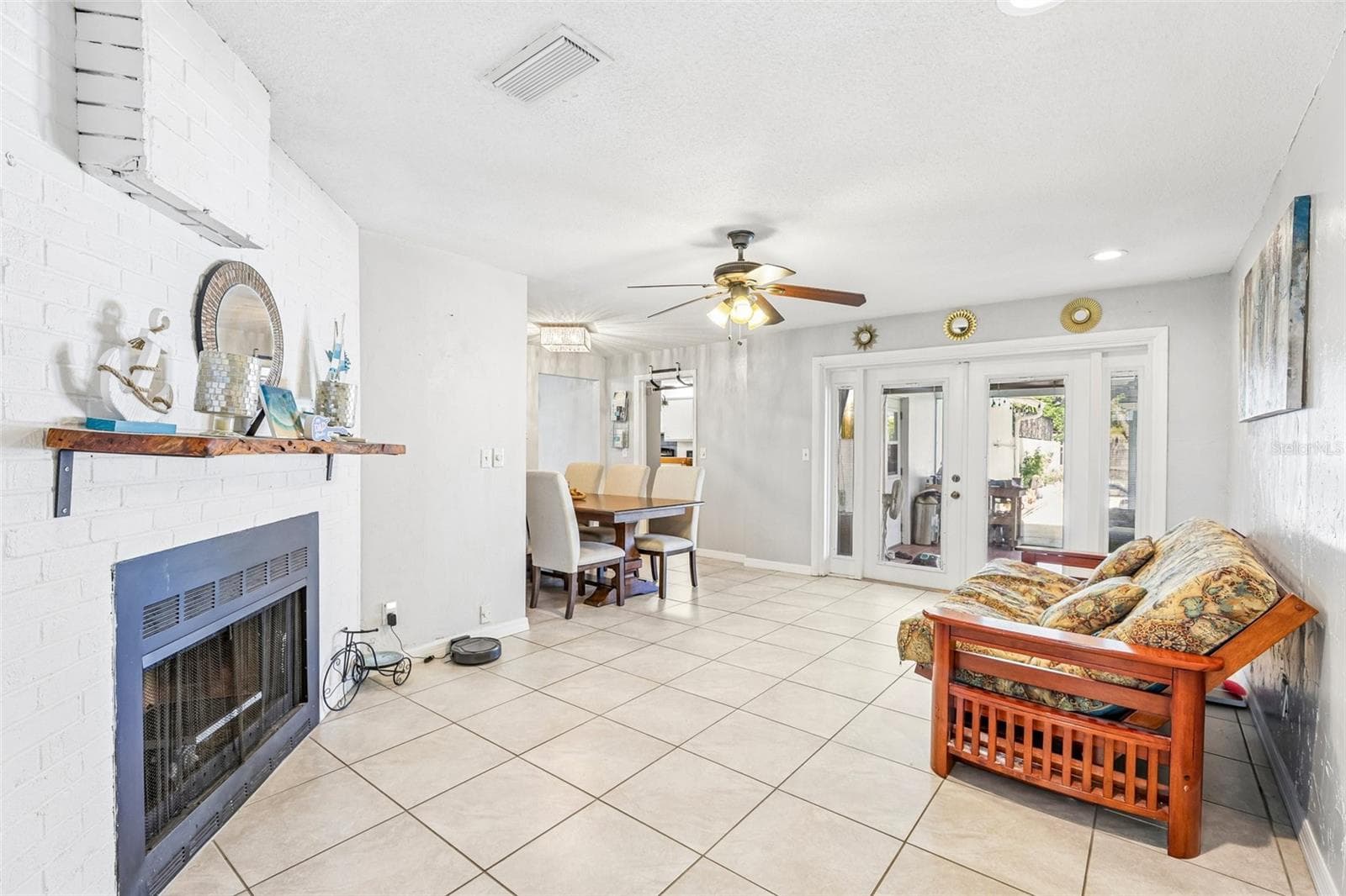 Single Family Residence at 33 DRESDEN CIR, ORMOND BEACH, photo 10 of 37