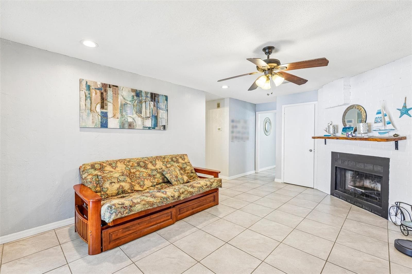 Single Family Residence at 33 DRESDEN CIR, ORMOND BEACH, photo 11 of 37