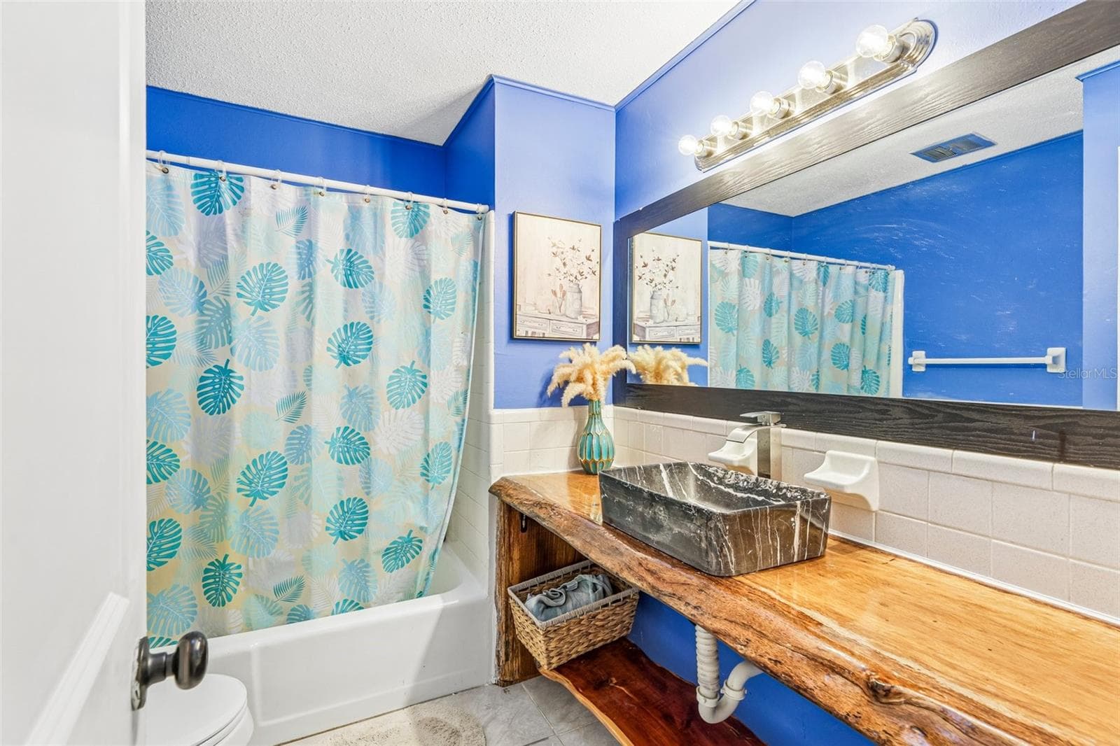 Single Family Residence at 33 DRESDEN CIR, ORMOND BEACH, photo 23 of 37