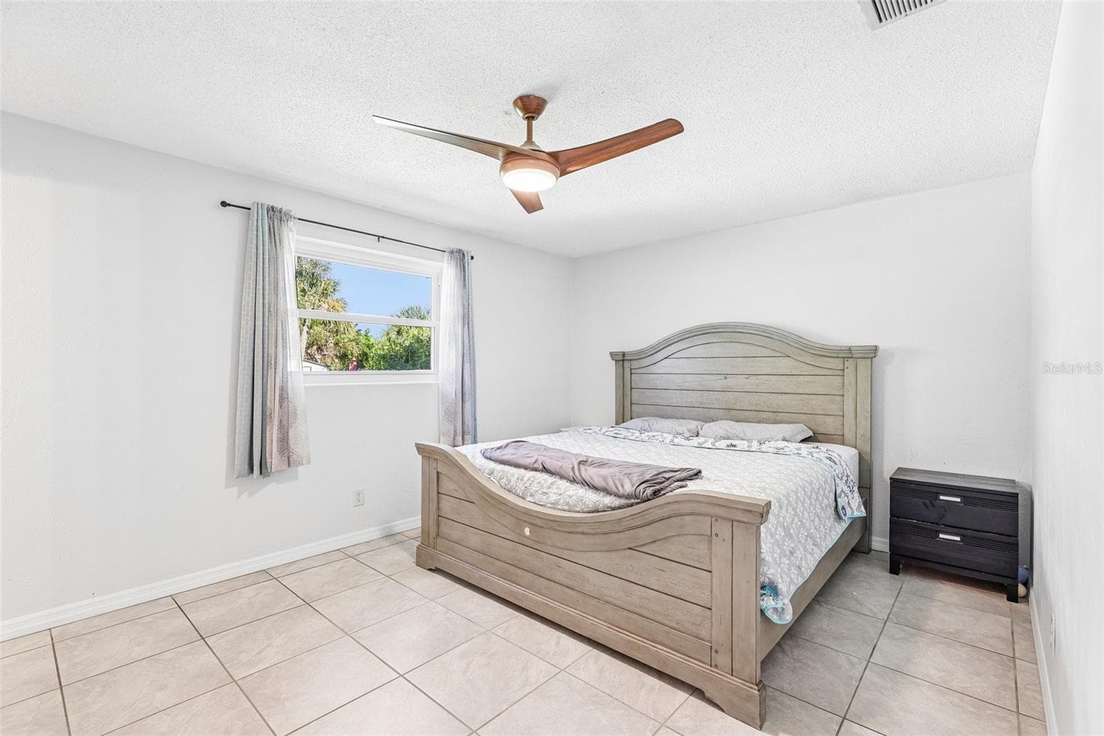 Single Family Residence at 33 DRESDEN CIR, ORMOND BEACH, photo 29 of 37