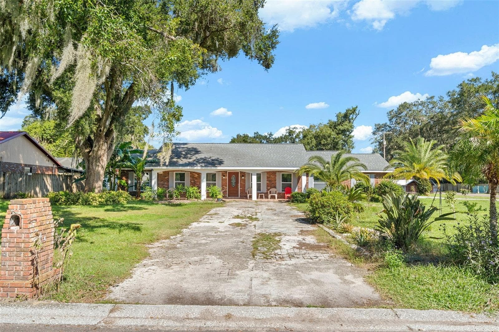 334 HOLLOWTREE DR