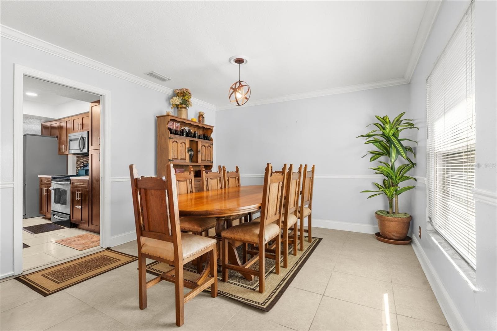 Single Family Residence at 334 HOLLOWTREE DR, SEFFNER, photo 8 of 48