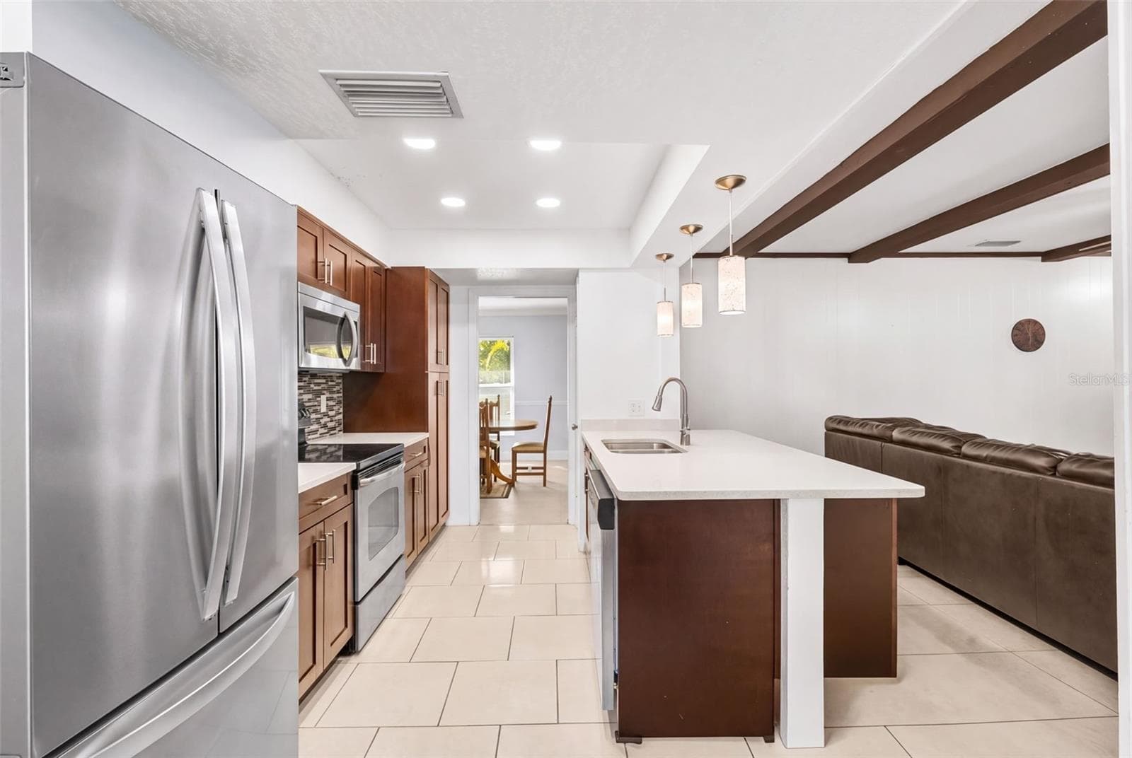 Single Family Residence at 334 HOLLOWTREE DR, SEFFNER, photo 12 of 48