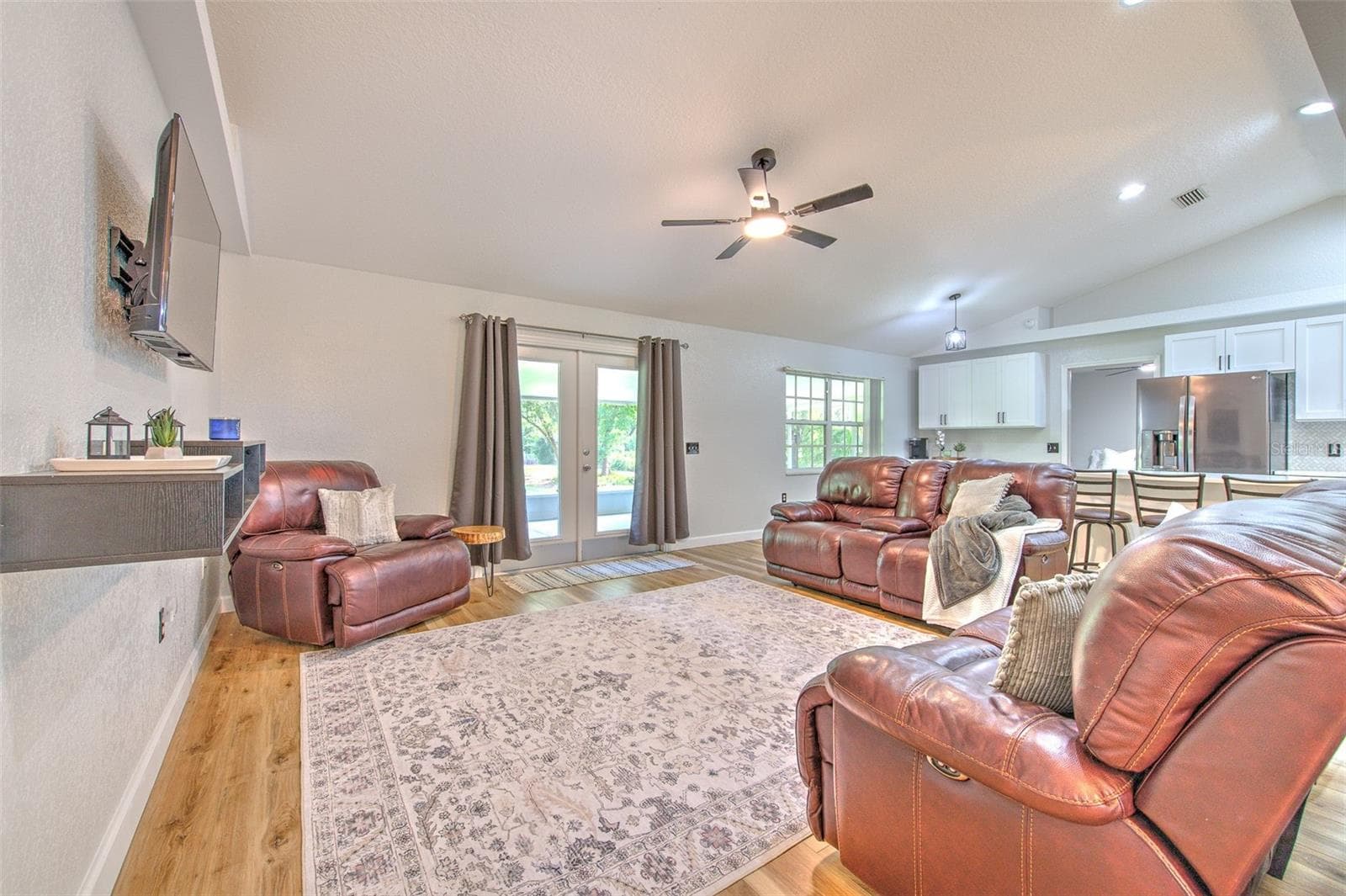 Living Room - 118 E HUNTER RD, PLANT CITY