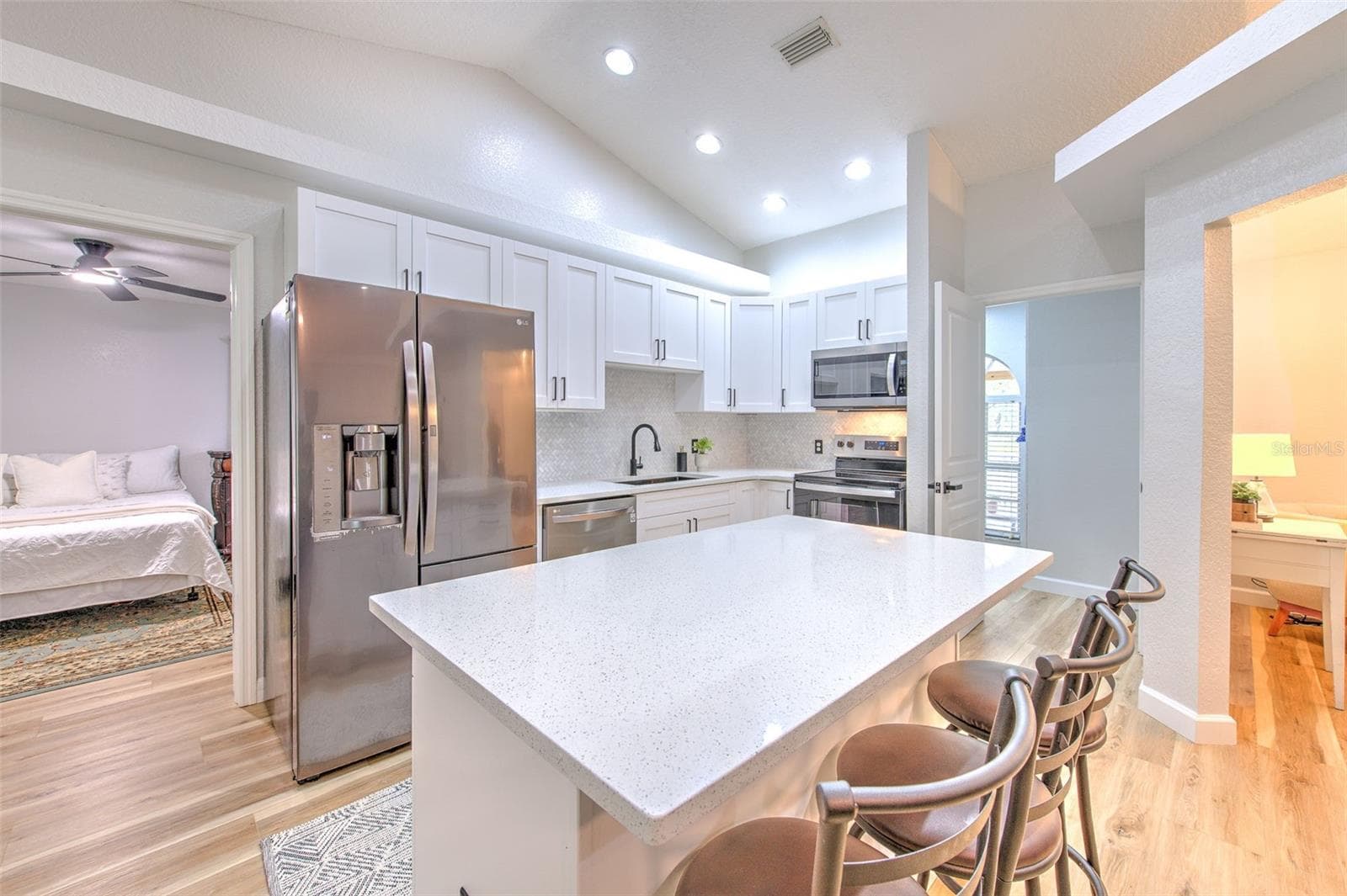 Kitchen - 118 E HUNTER RD, PLANT CITY