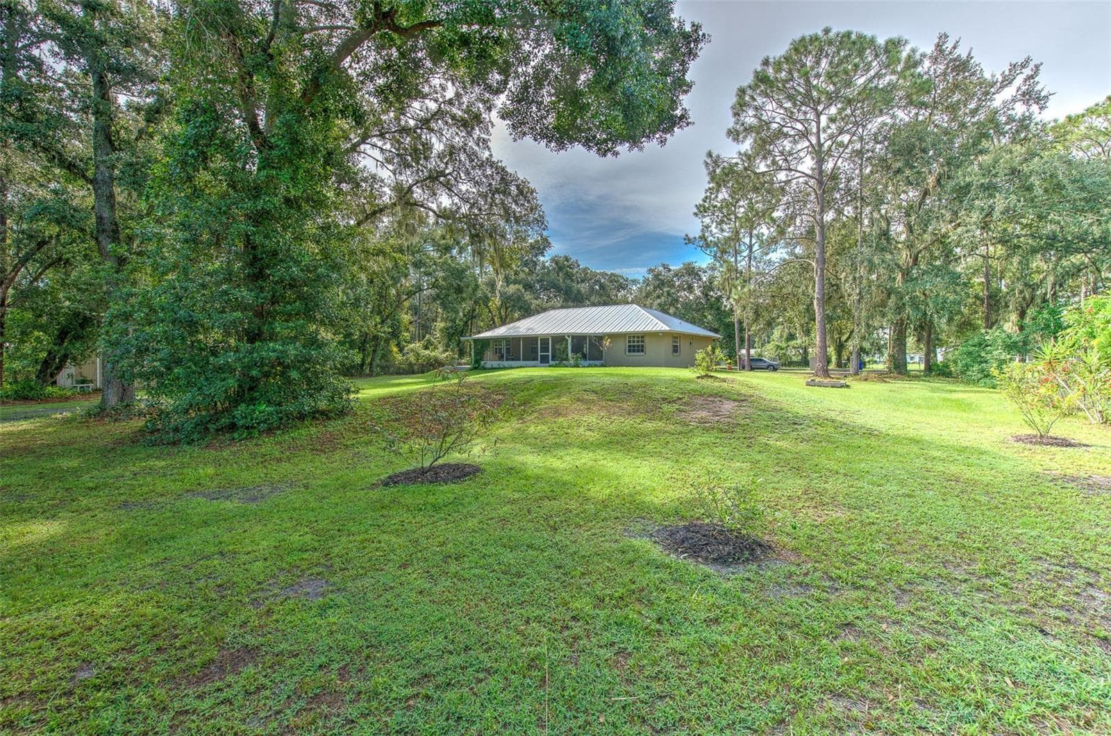 Spacious Backyard - 118 E HUNTER RD, PLANT CITY