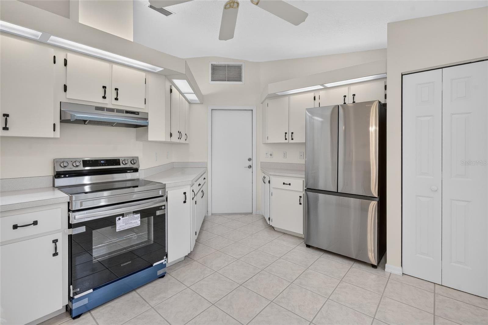 Single Family Residence at 8170 SW 117TH LOOP, OCALA, photo 18 of 37