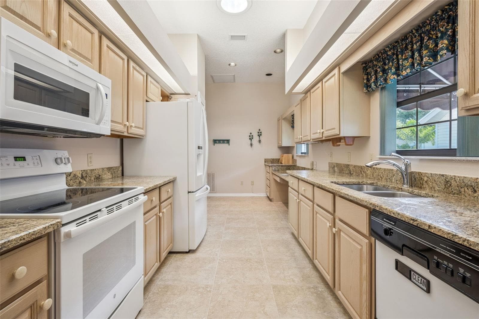 Kitchen - 461 BAYTREE BLVD, TAVARES