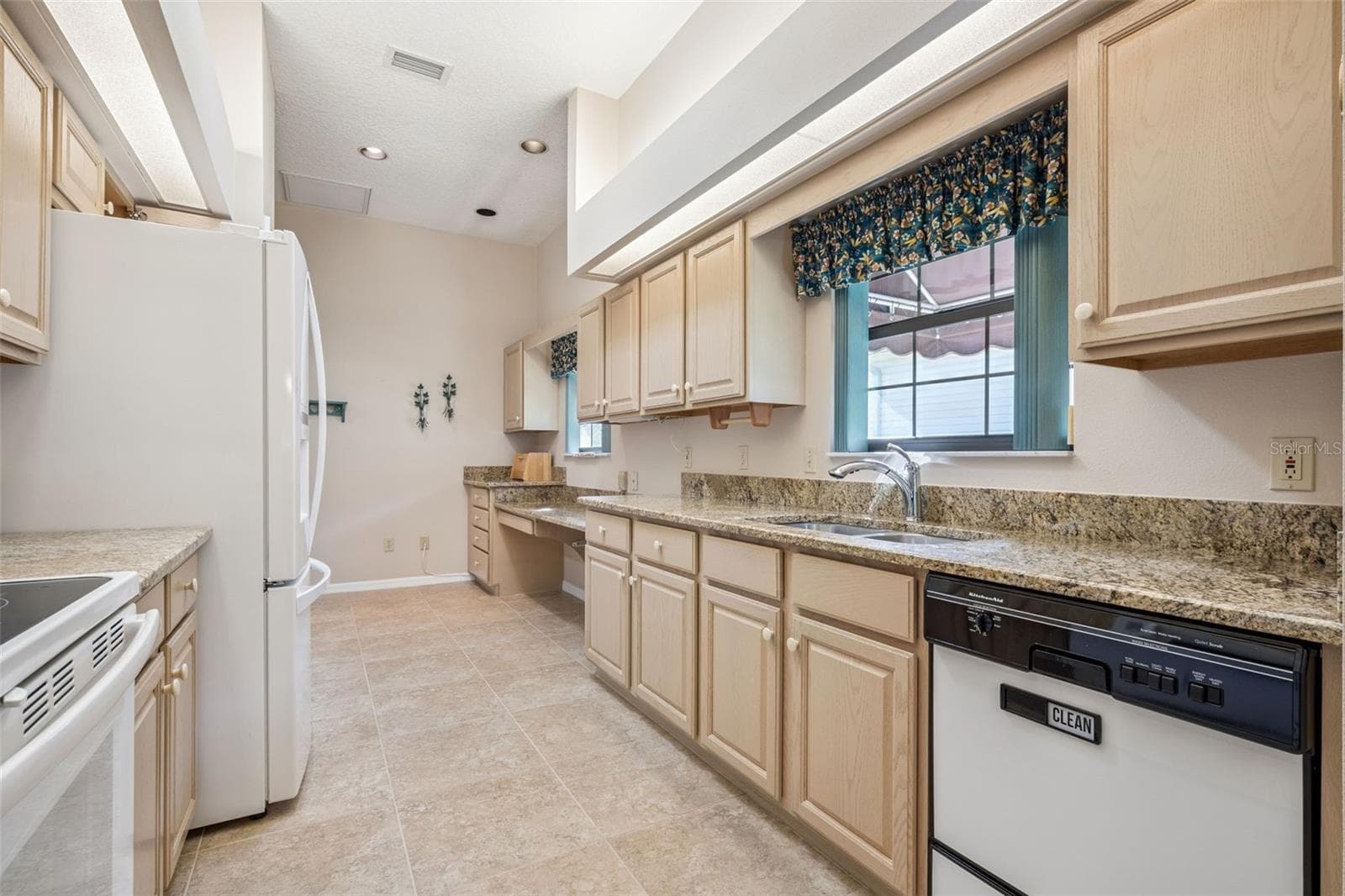 Kitchen - 461 BAYTREE BLVD, TAVARES