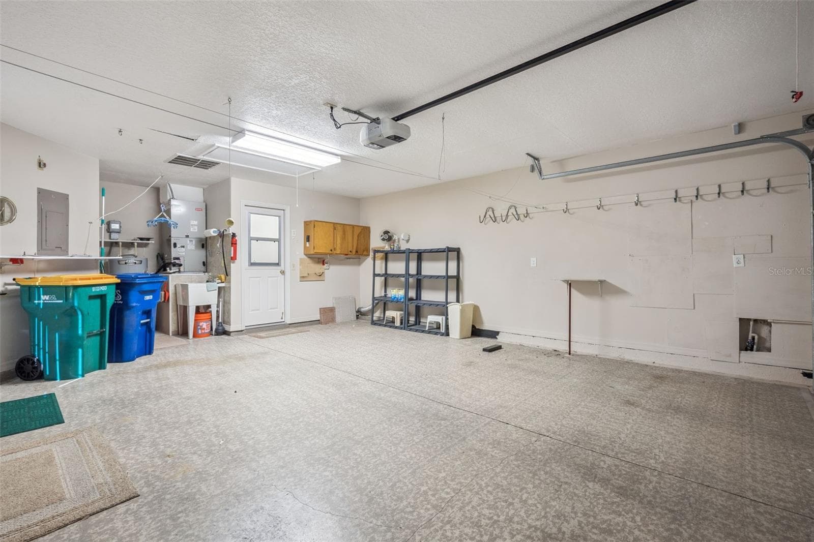 Garage - 461 BAYTREE BLVD, TAVARES