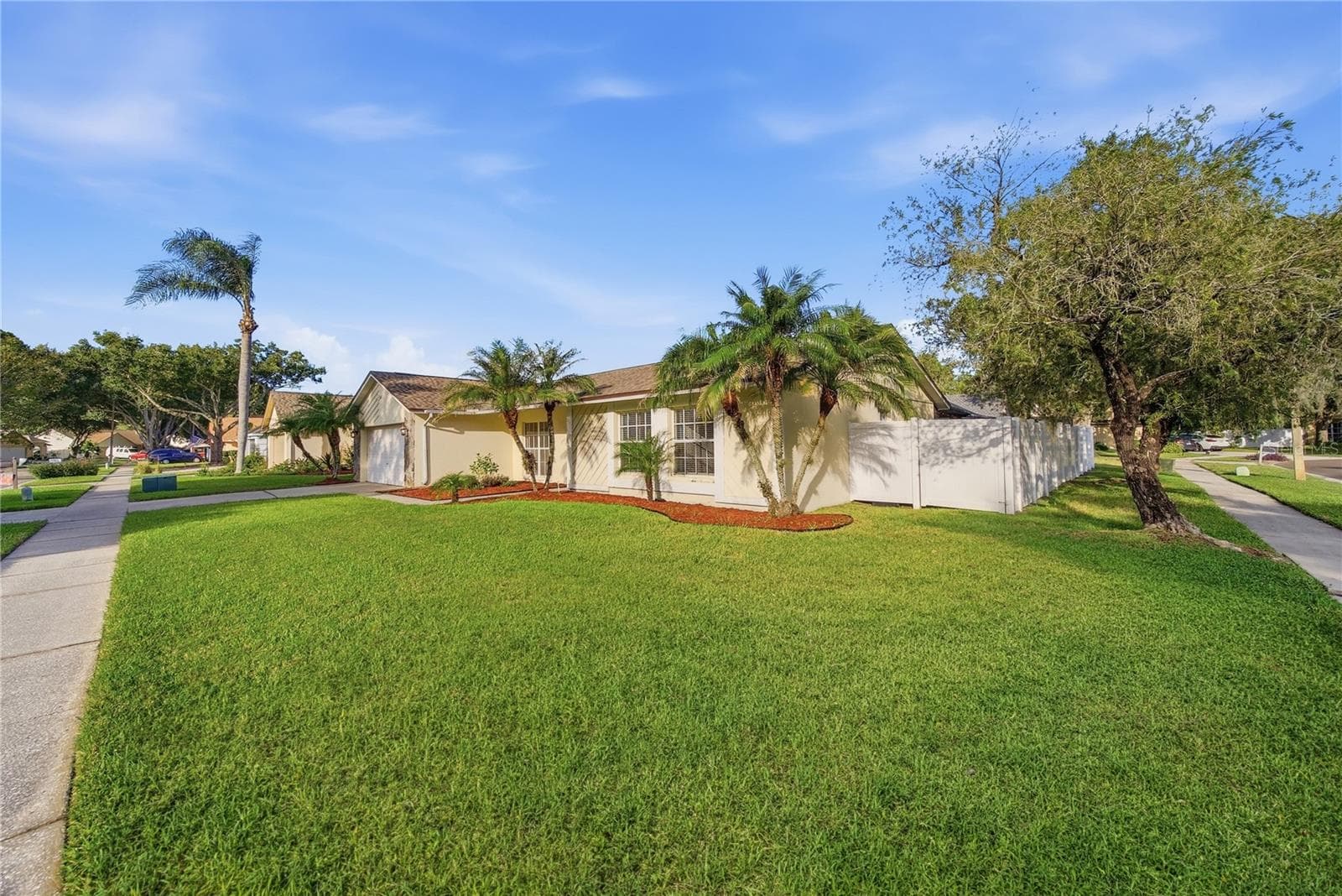 Single Family Residence at 9801 CREEK CROSS ST, TAMPA, photo 2 of 22
