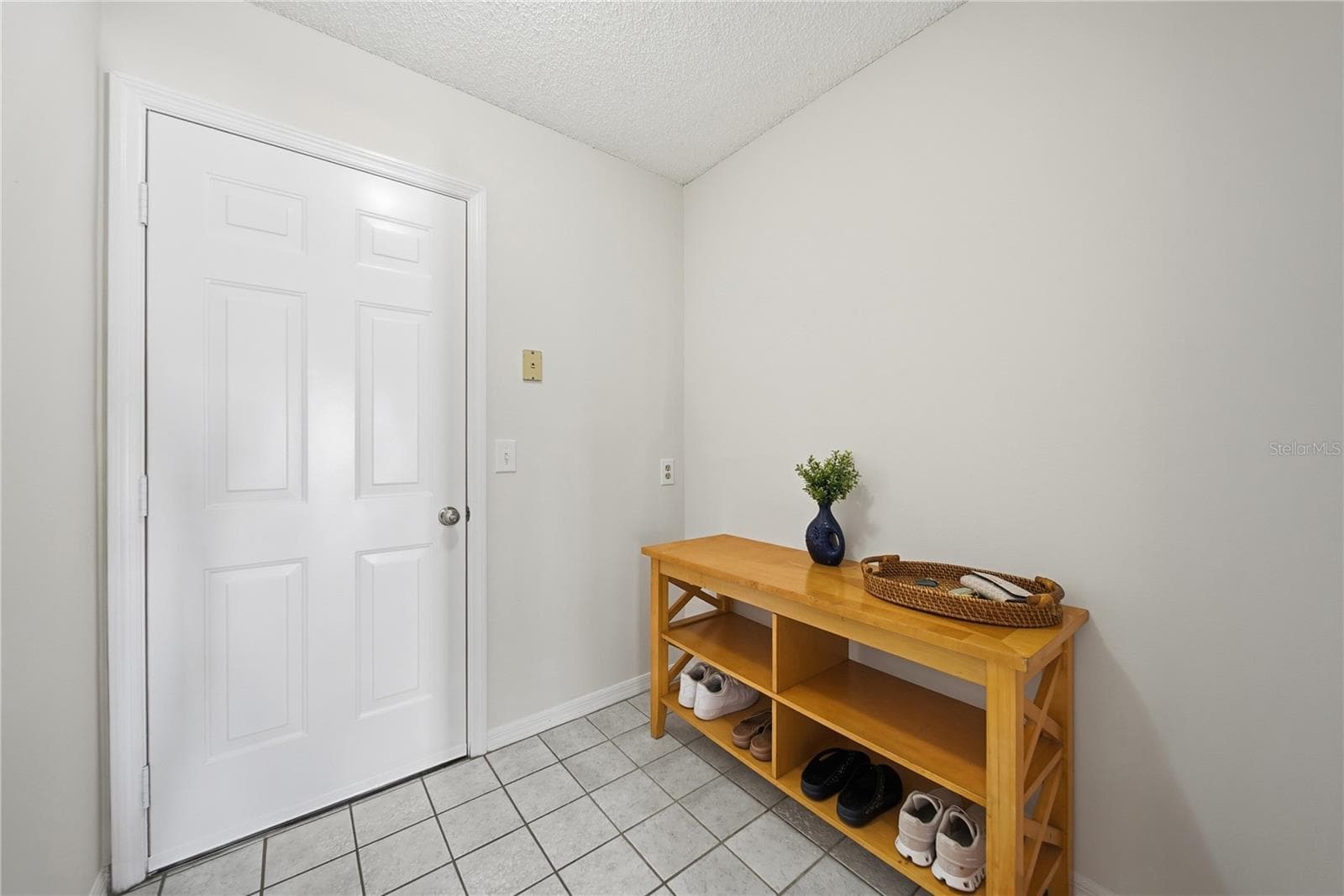Mud Room/Garage Entrance - 9801 CREEK CROSS ST, TAMPA